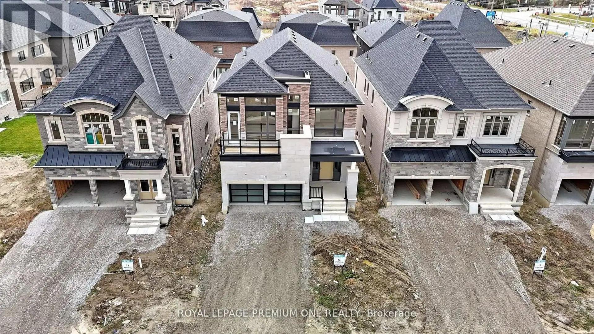 15 ANTONIETTA CRESCENT - Image 4