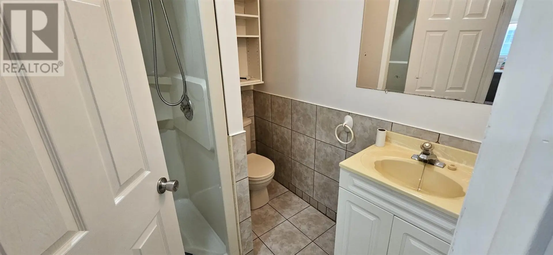 634 WELLINGTON ST - Image 4