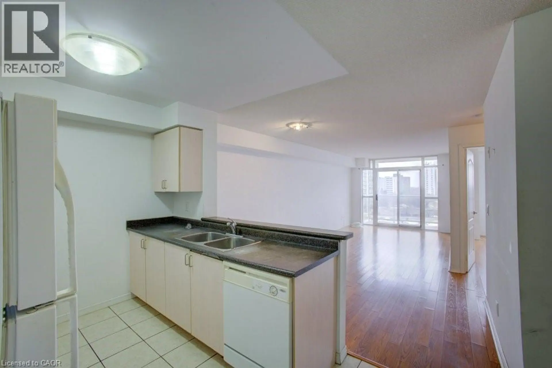 #802 3650 KINGSTON ROAD - Image 6