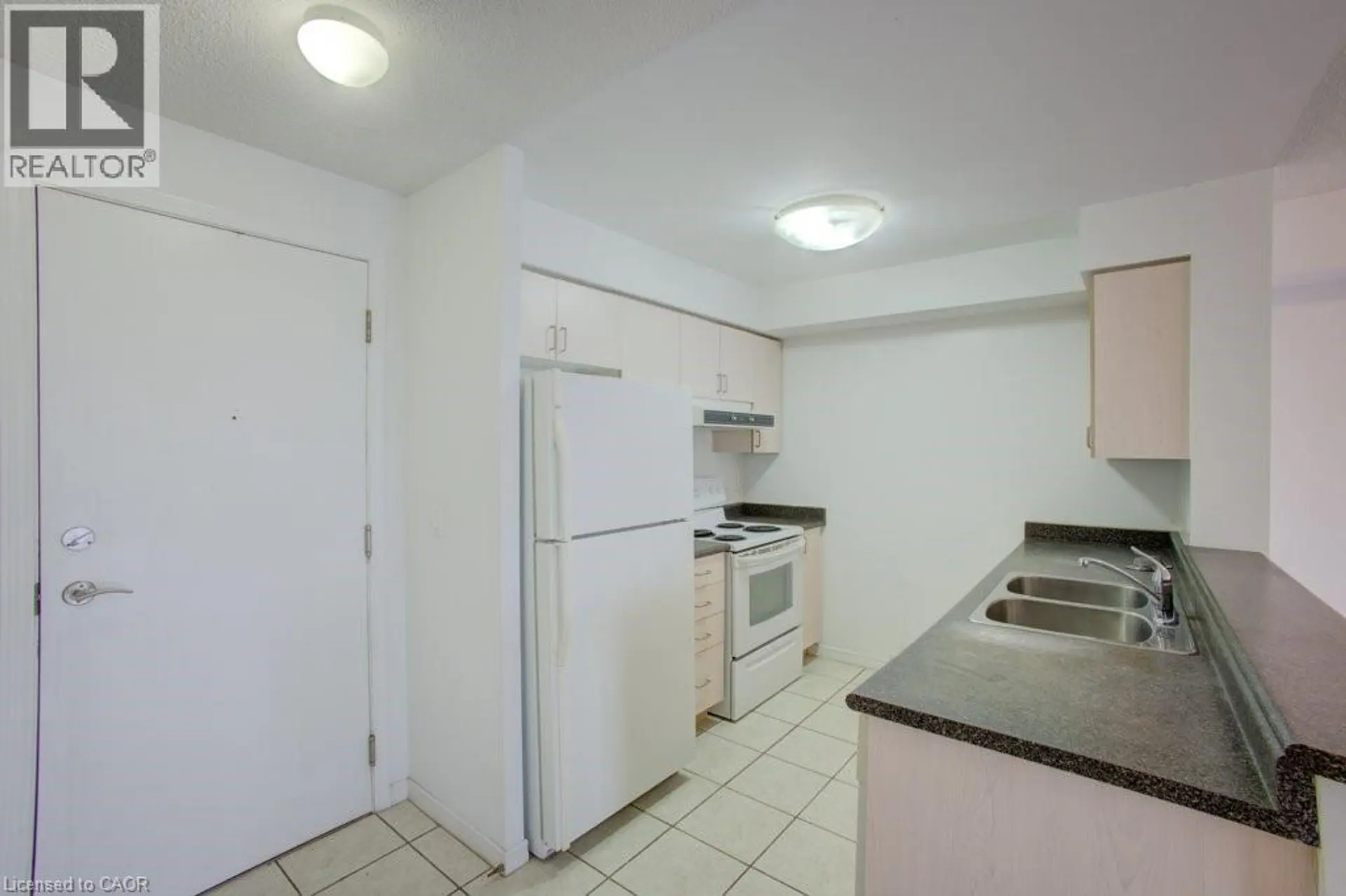 #802 3650 KINGSTON ROAD - Image 8