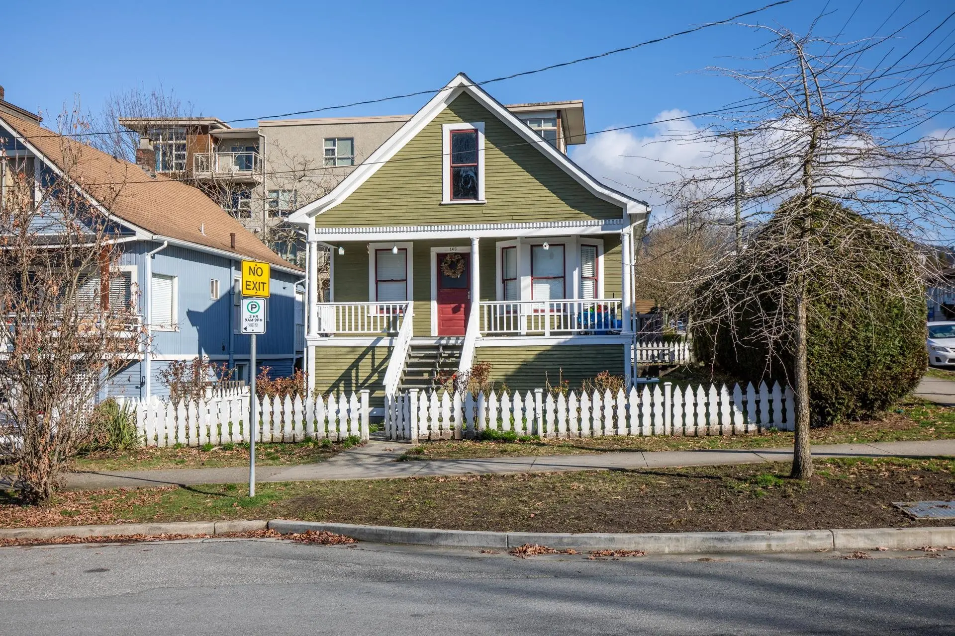 Property at 166 E 10th Street, North Vancouver, BC