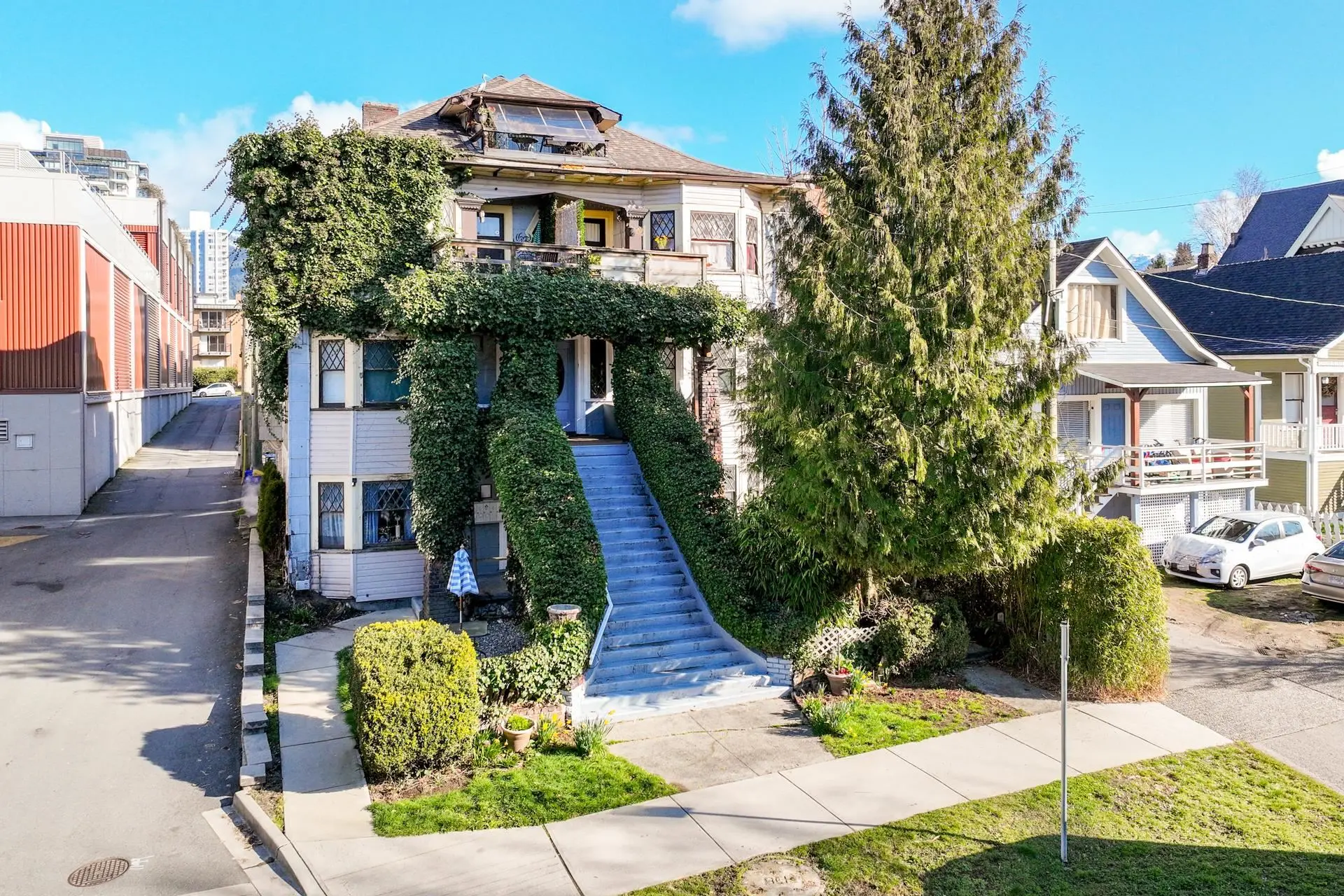 Property at 160 E 10th Street, North Vancouver, BC