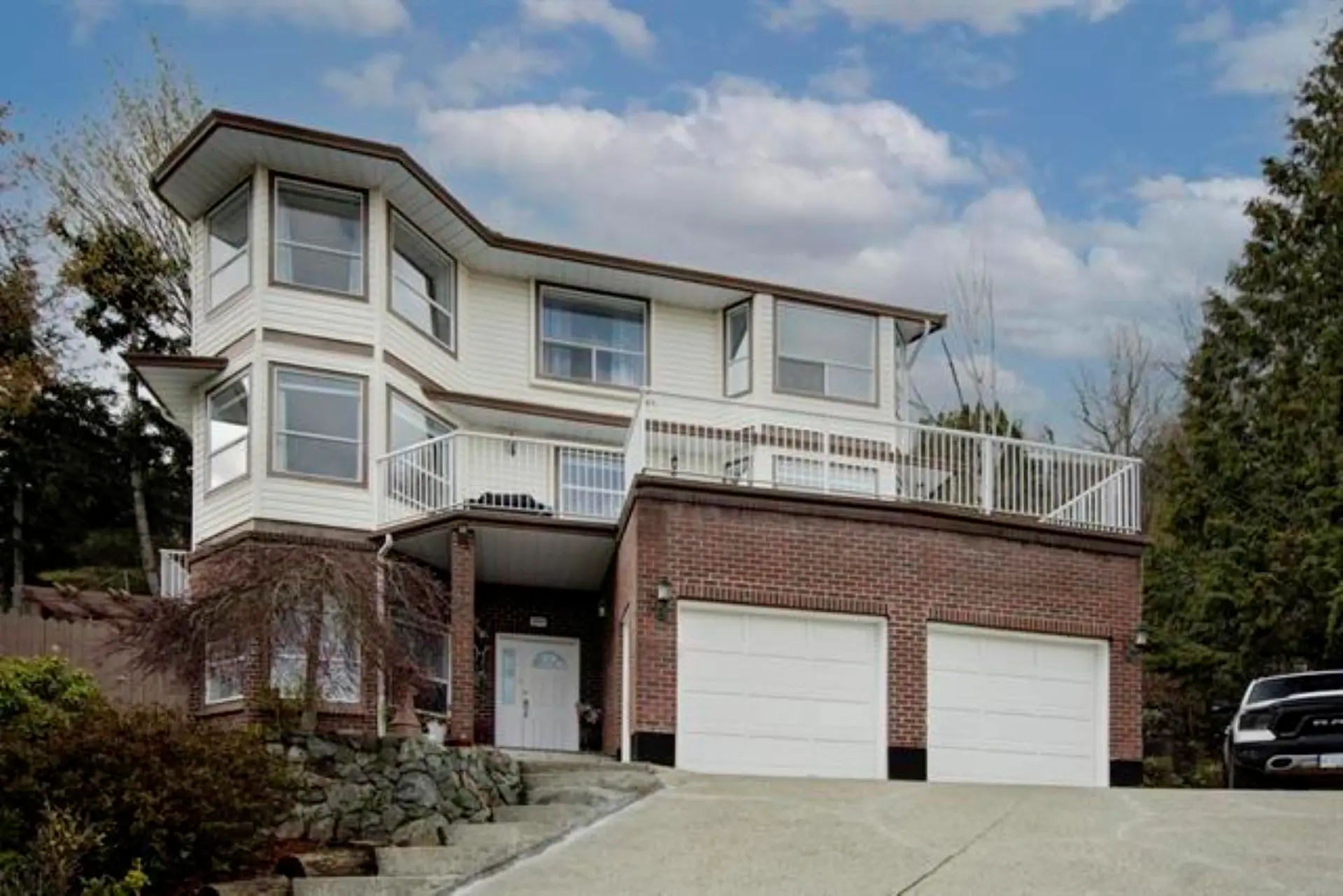 Property at 2255 Mountain Drive, Abbotsford, BC