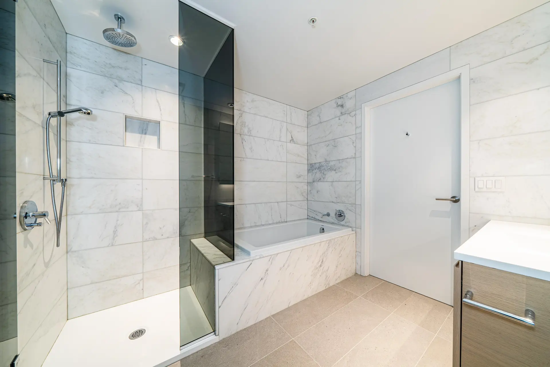 #3902 1289 Hornby Street - Image 7