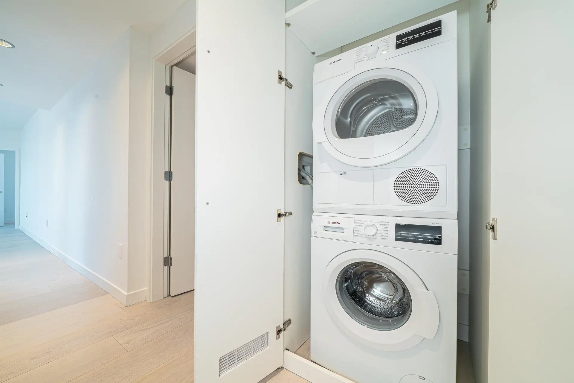 #3902 1289 Hornby Street - Image 9