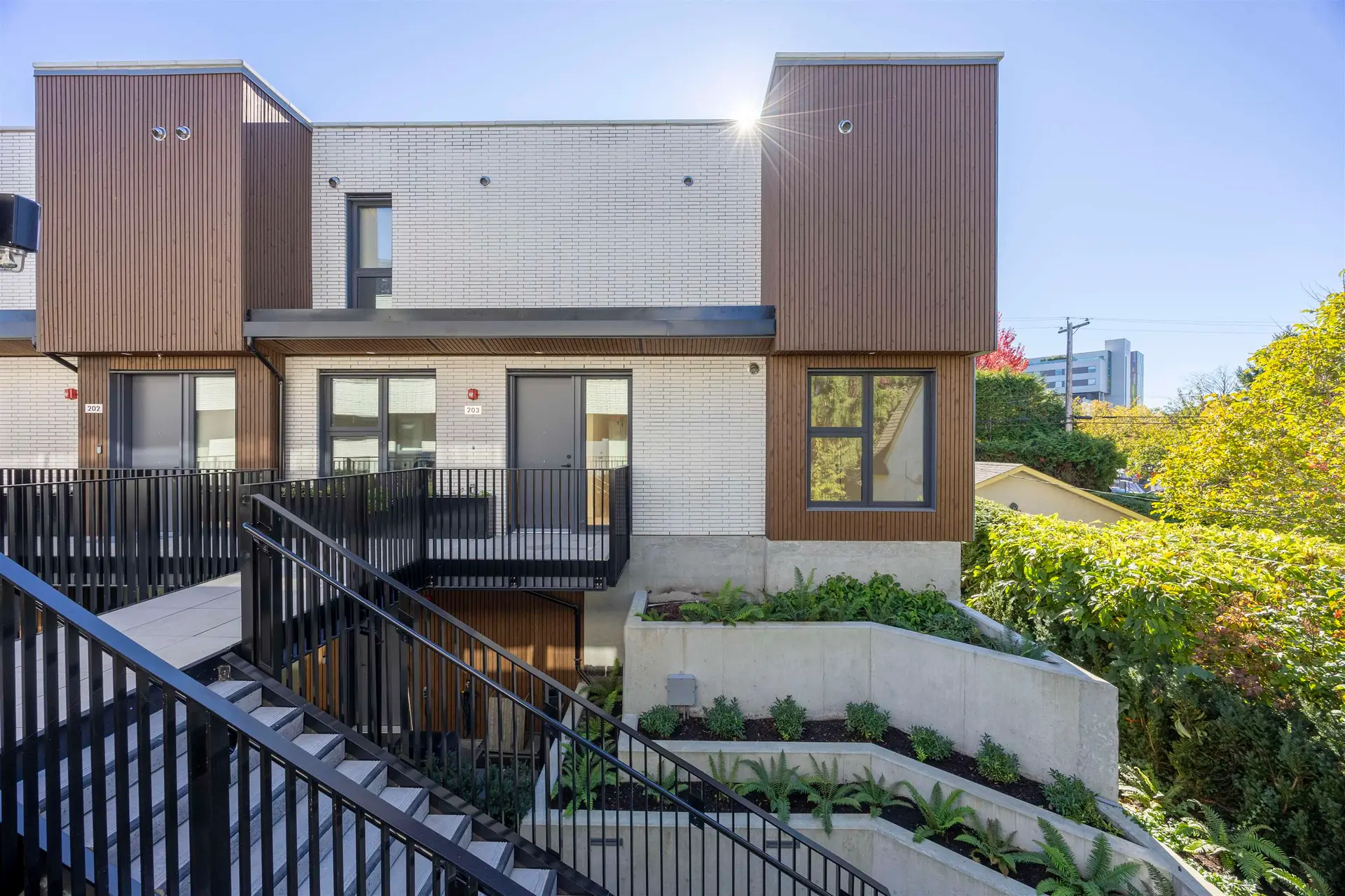 #203 778 W 27th Avenue - Image 2