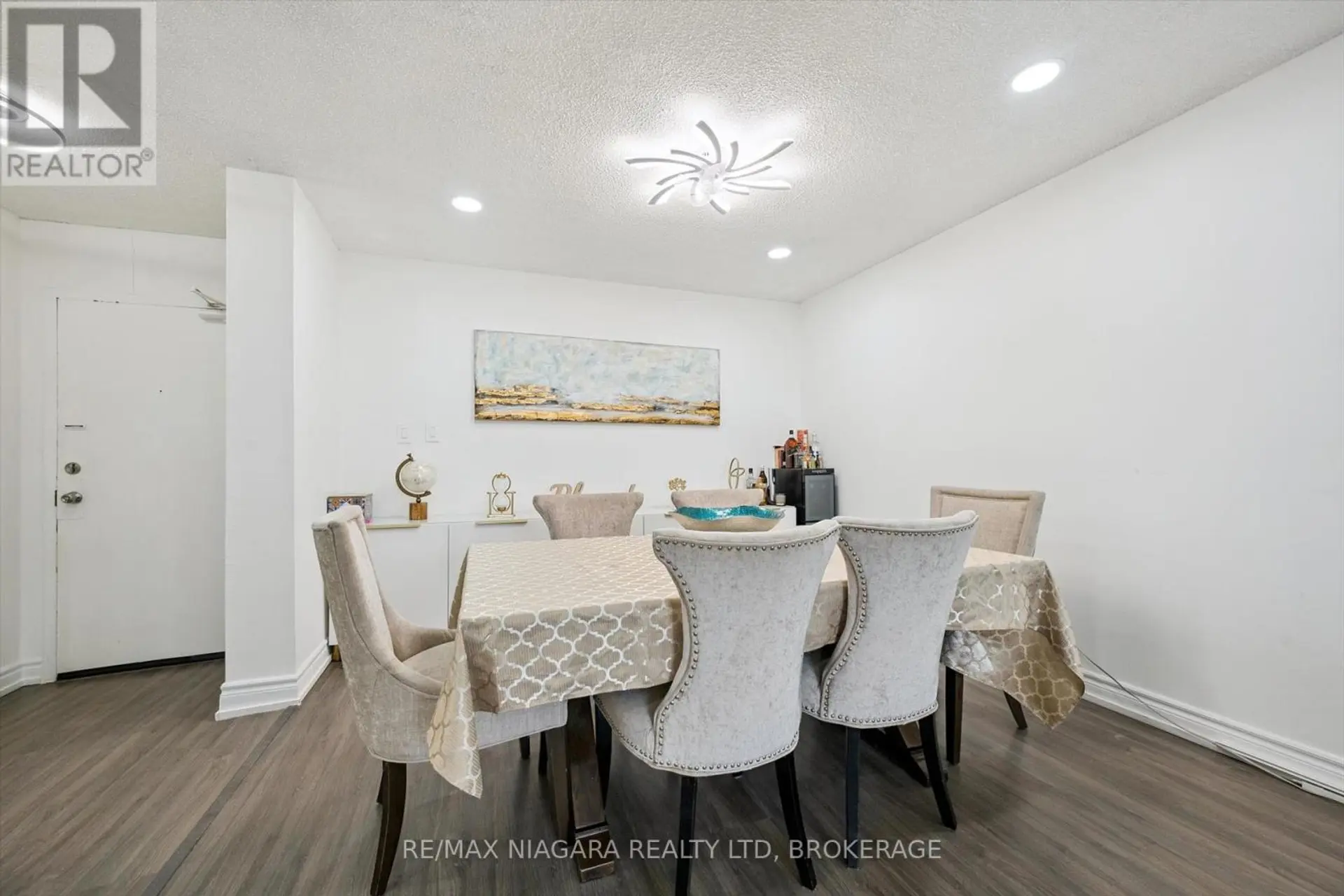 #2306 340 DIXON ROAD - Image 6