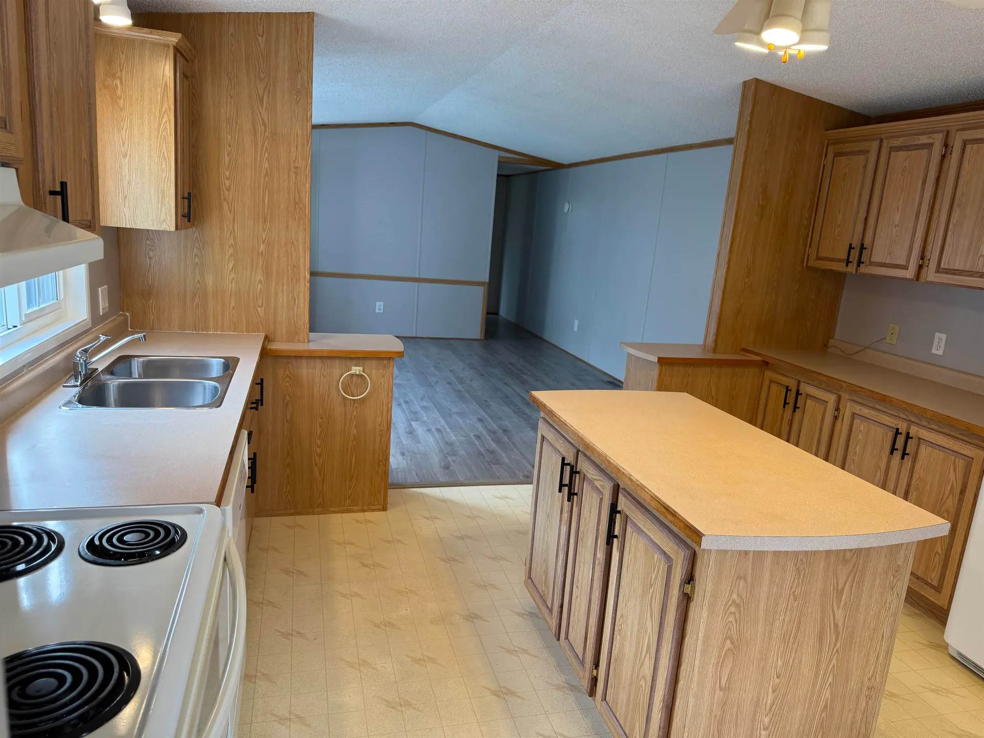 #96 1413 Sunshine Coast Highway - Image 13
