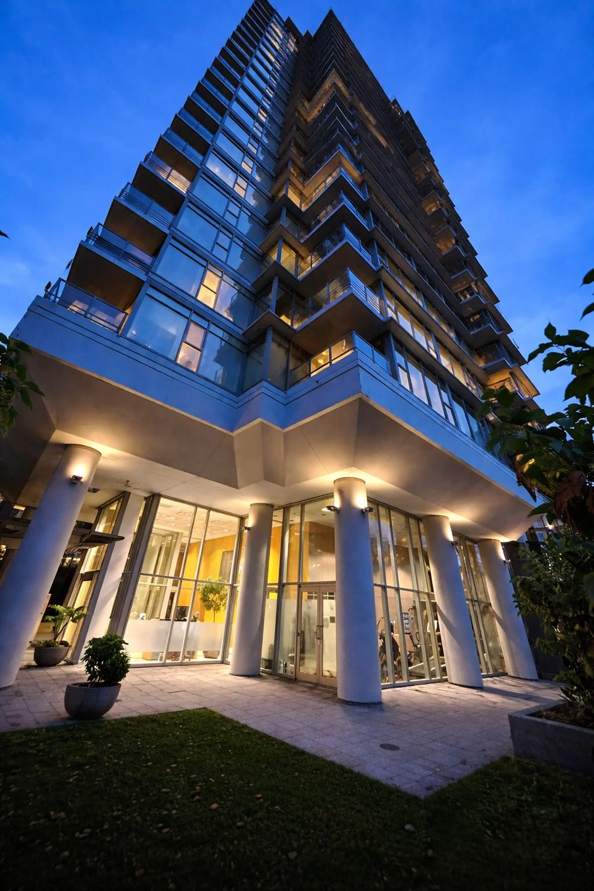 #1204 1710 Bayshore Drive - Image 11