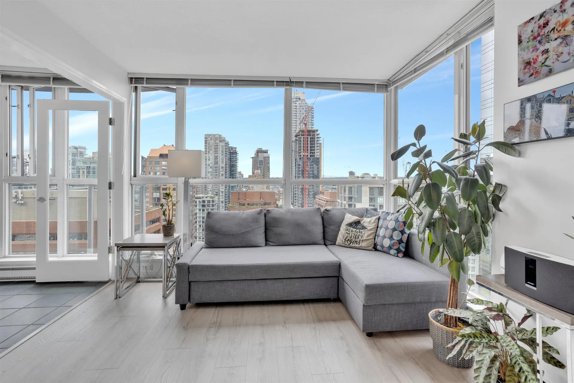 #2507 1068 Hornby Street - Image 2