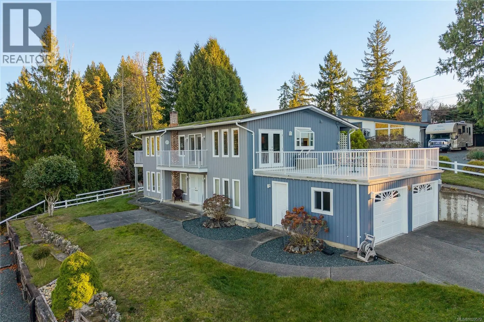 Property at 350 Garrett Rd, Qualicum Beach, BC