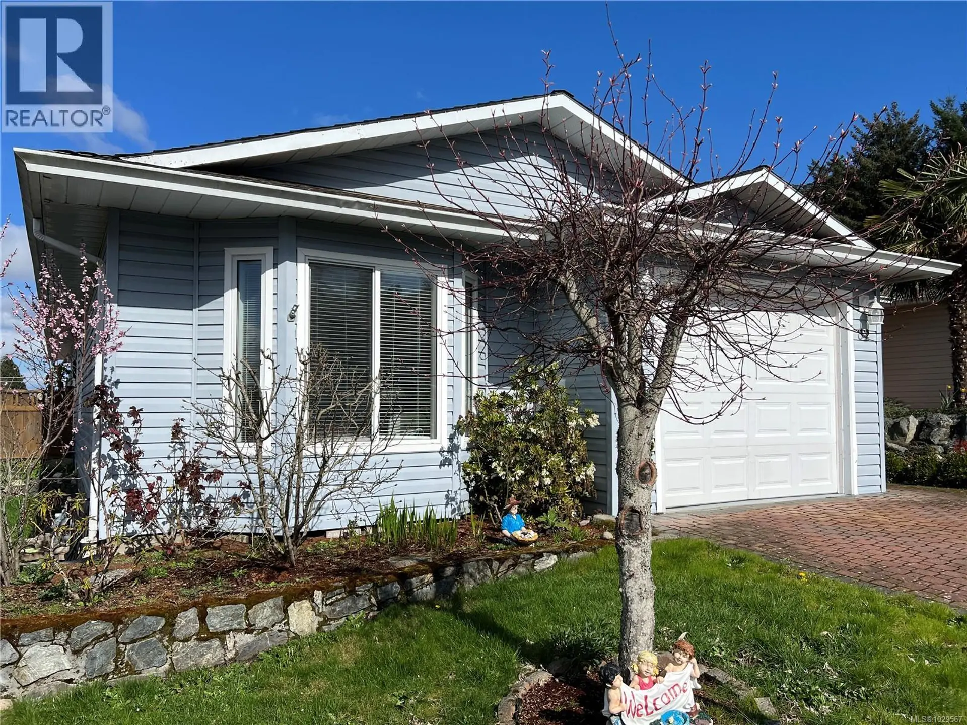 Property at 82 Wolf Lane, View Royal, BC