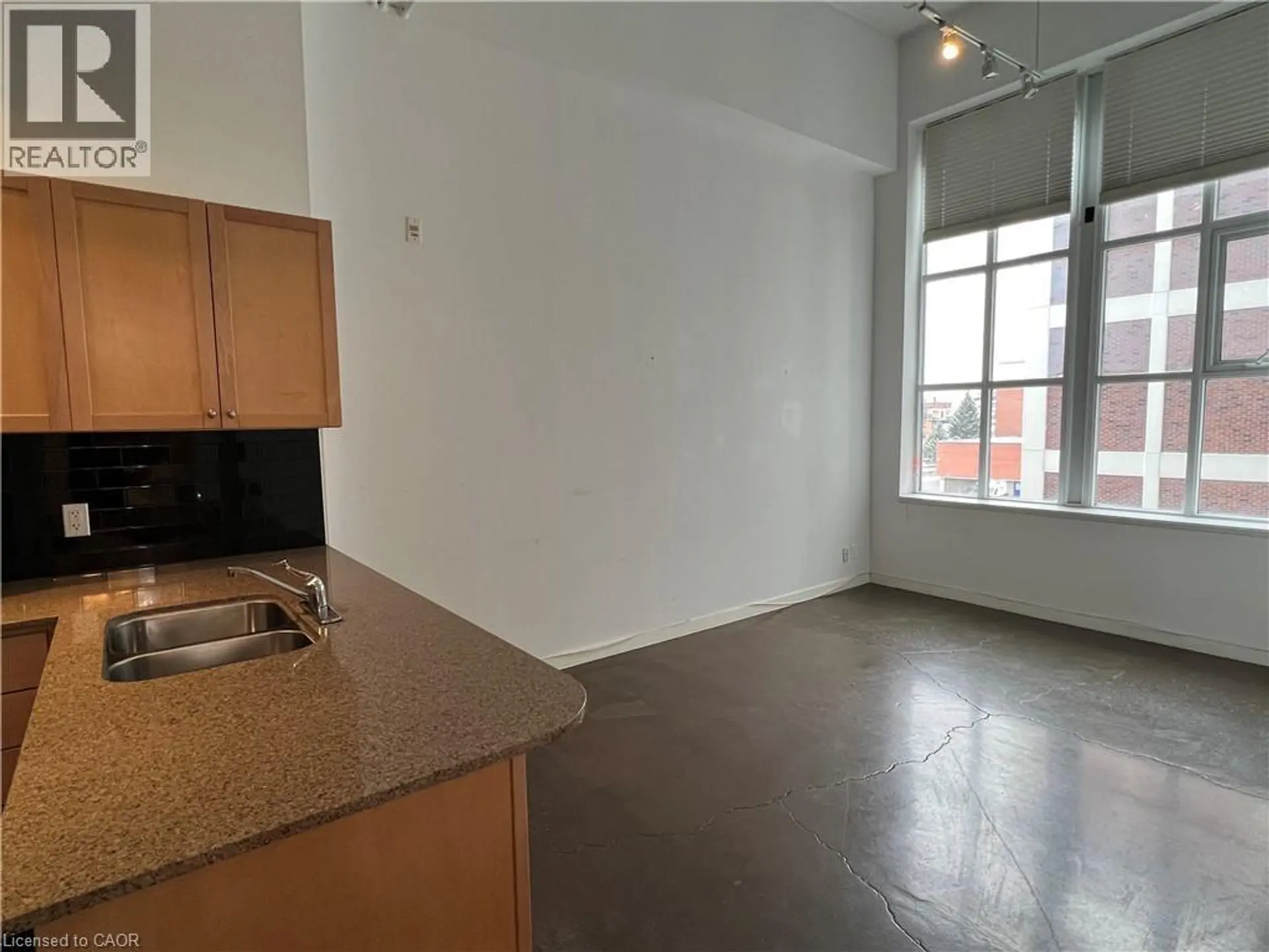 #409 404 KING STREET W - Image 3