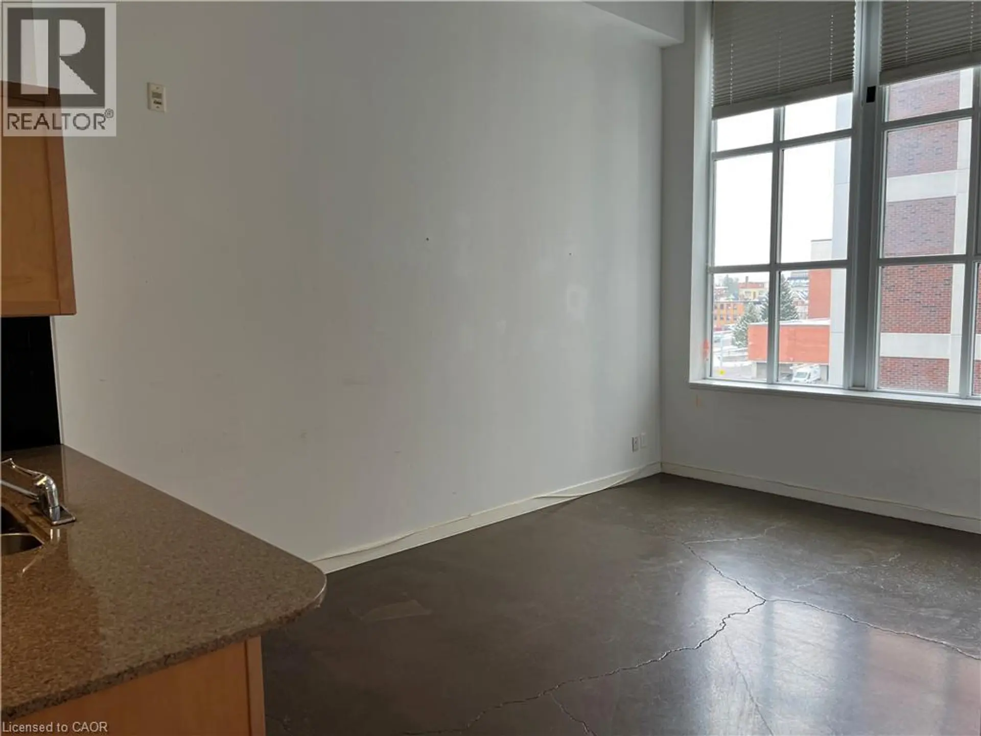 #409 404 KING STREET W - Image 4