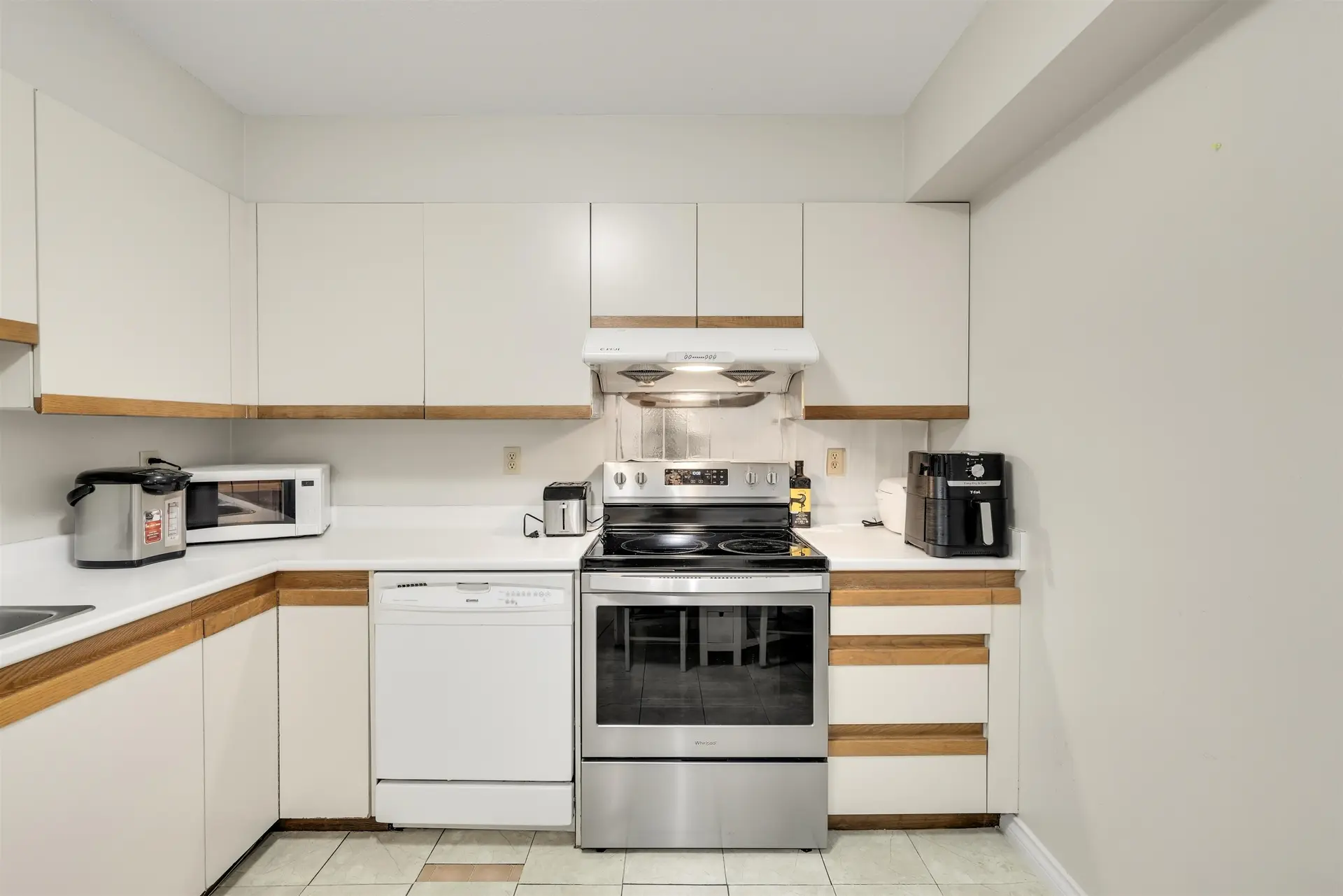 819 W 70th Avenue - Image 6