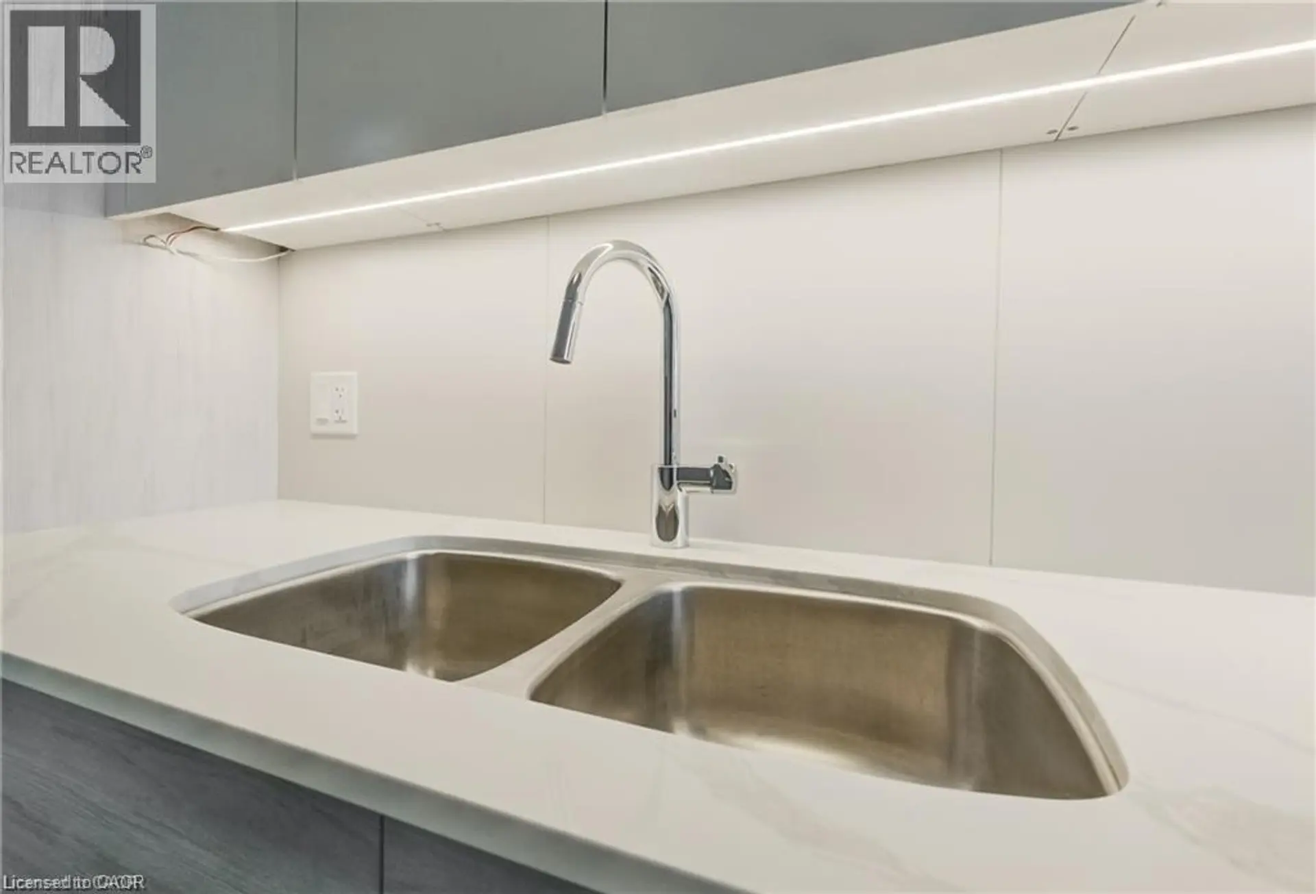 #1008 60 FREDERICK Street - Image 4