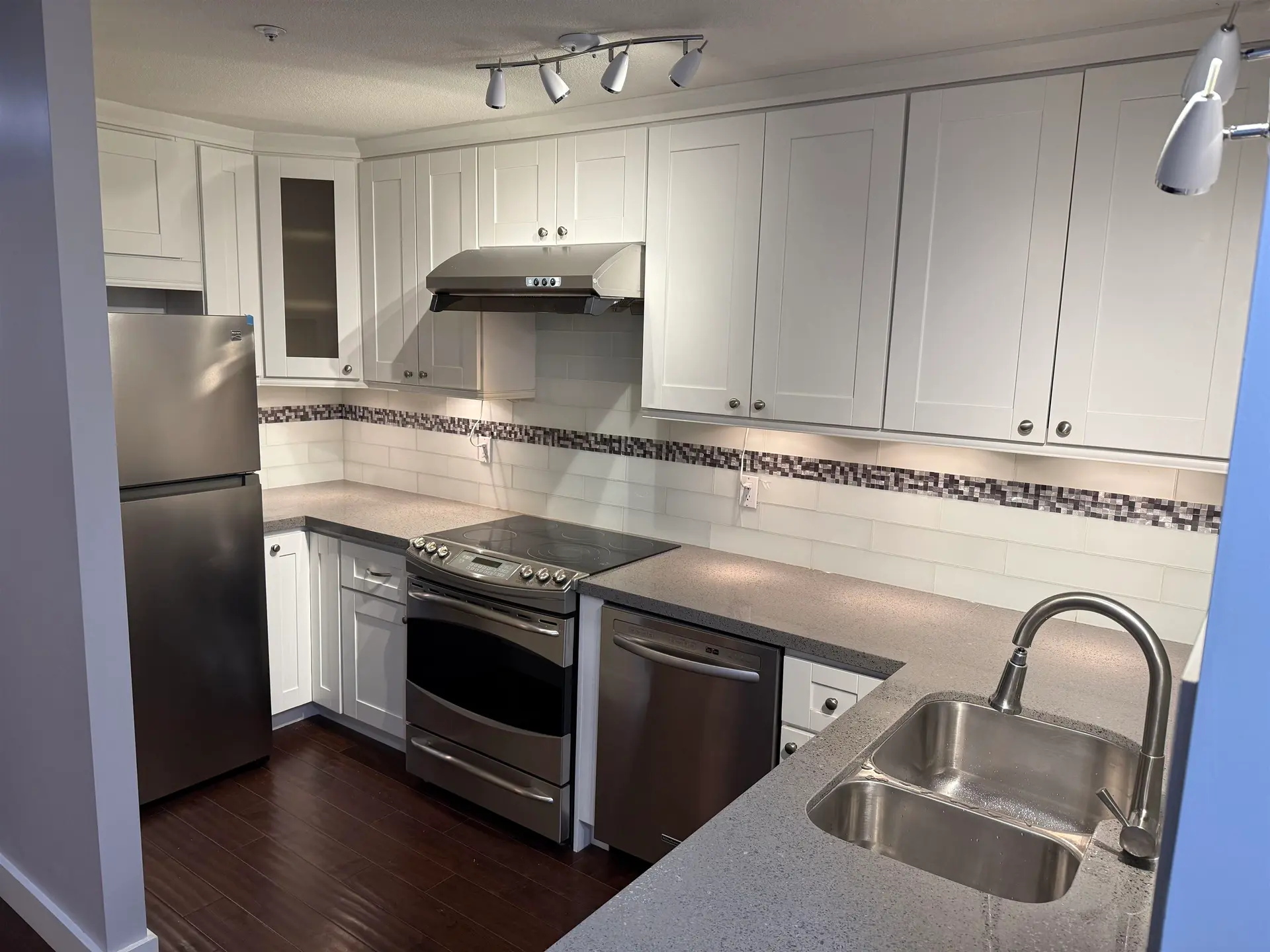 #211 5723 Balsam Street - Image 3