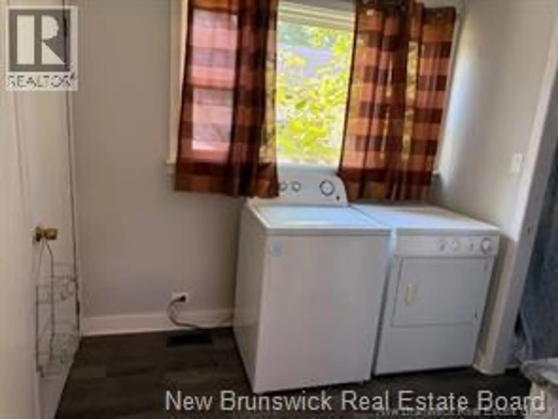 519 King George Hwy - Image 14