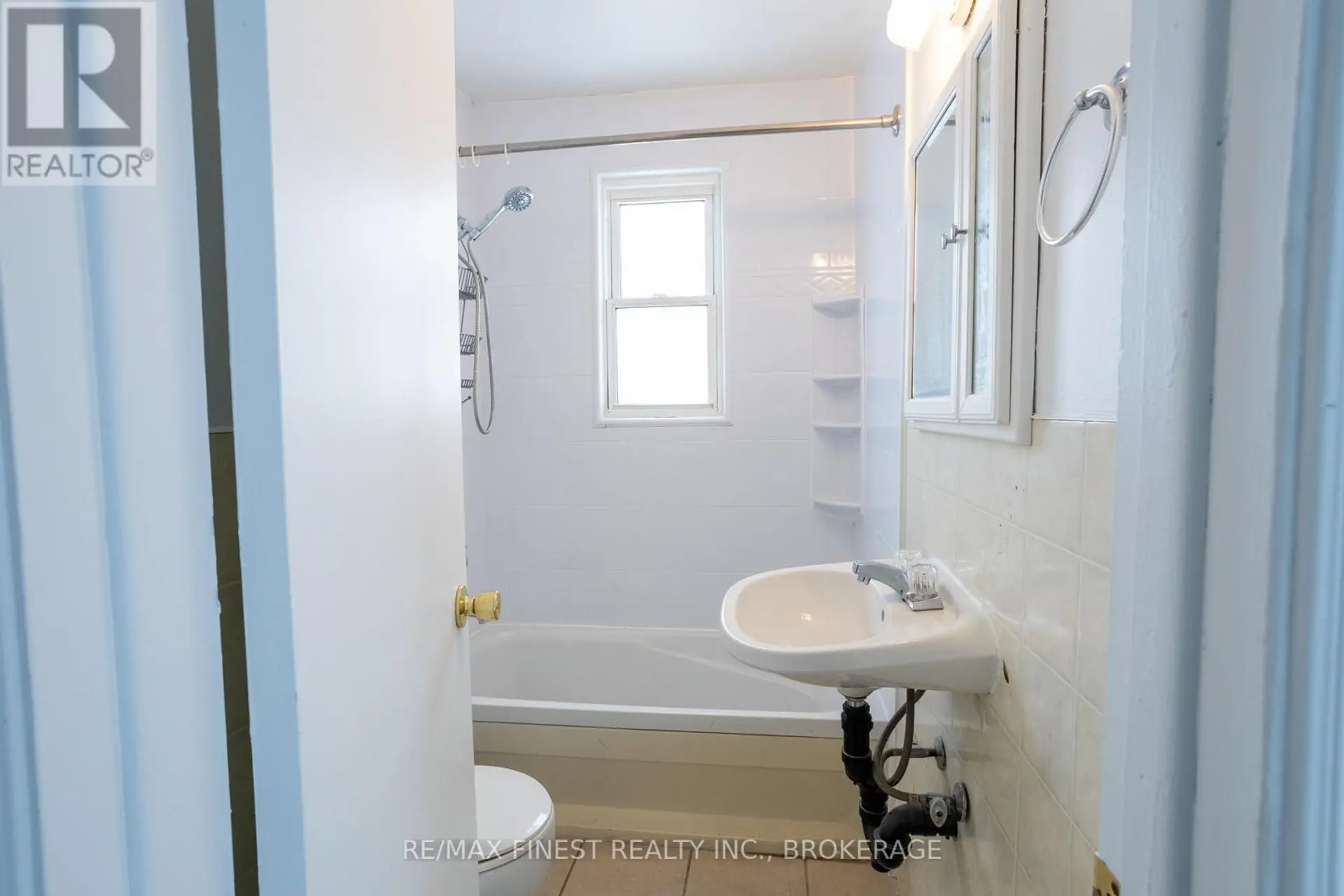 559 MACDONNELL STREET - Image 10