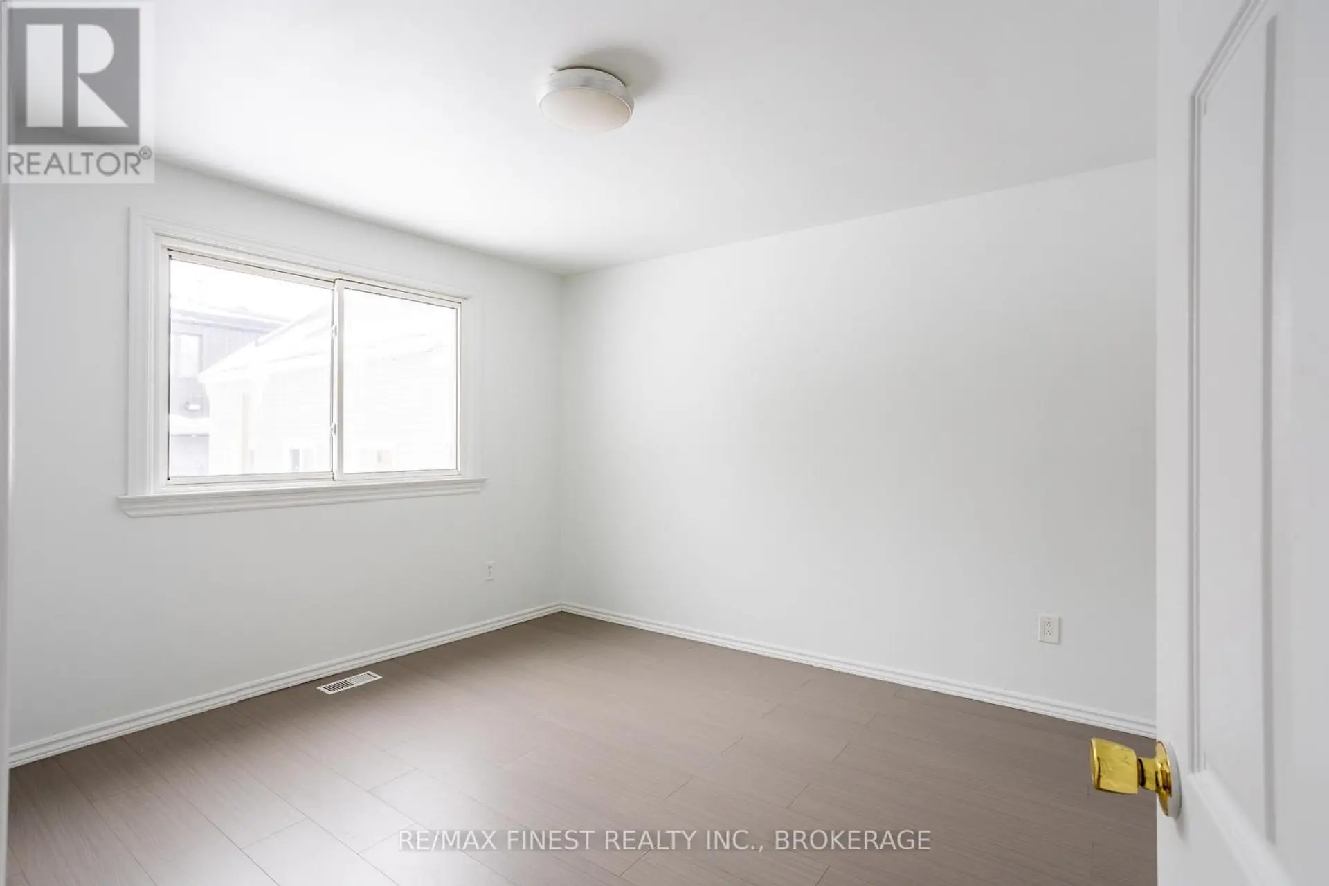 559 MACDONNELL STREET - Image 8