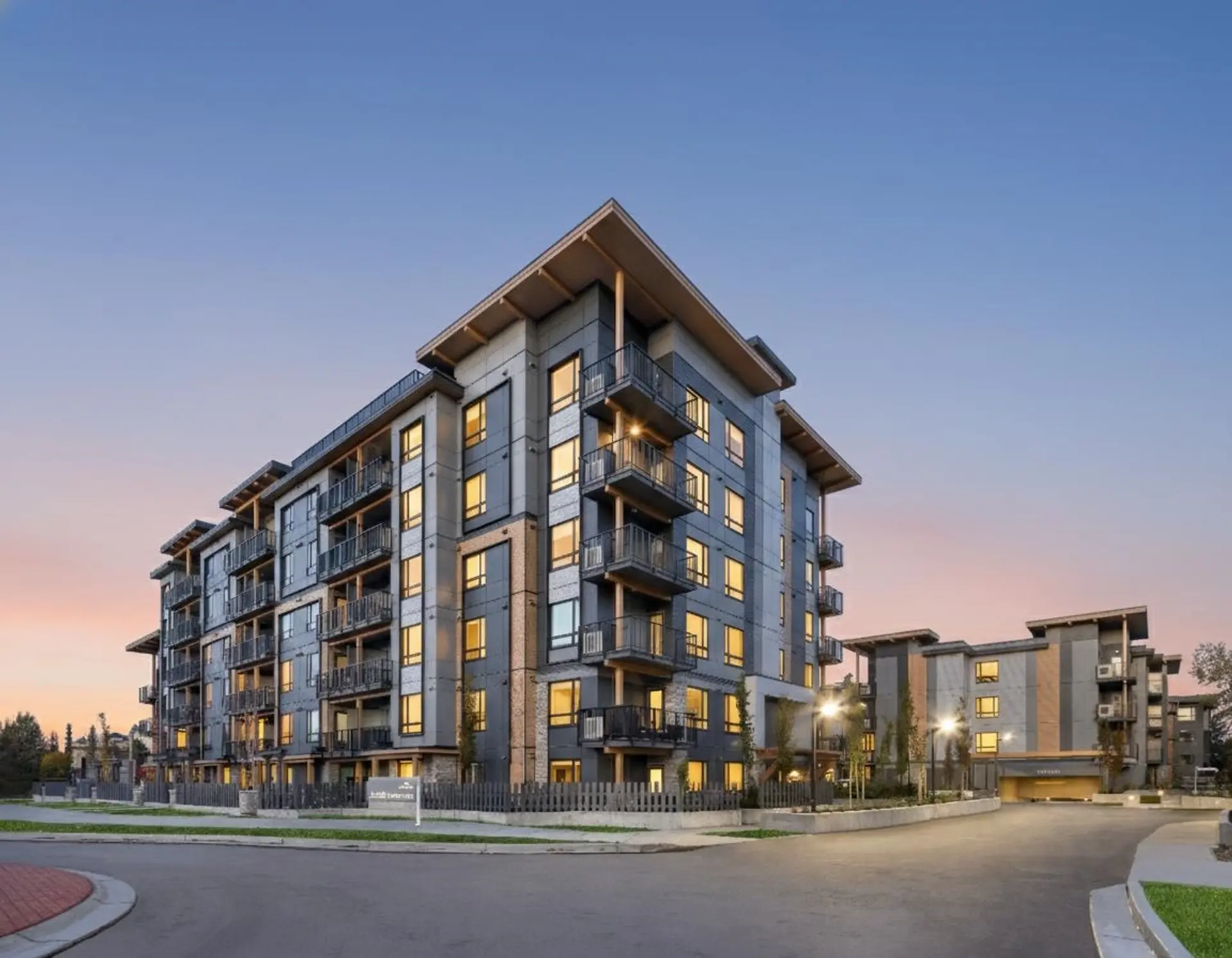 #B224 8230 208b Avenue - Image 15