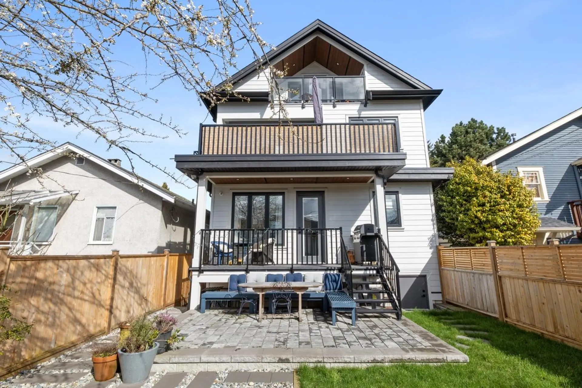 Property at 2558 Dundas Street, Vancouver, BC