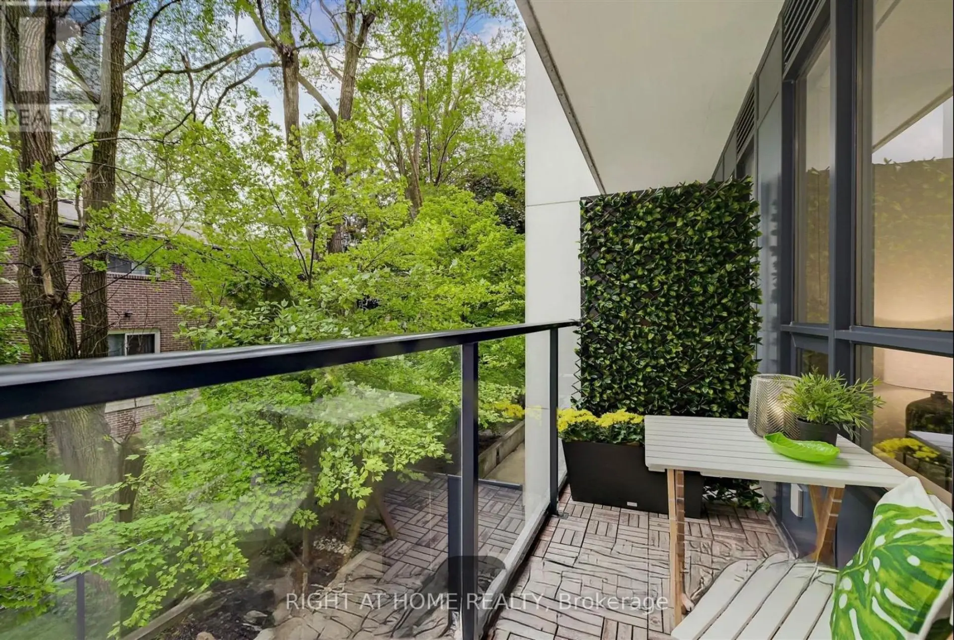 #228 399 SPRING GARDEN AVENUE - Image 14