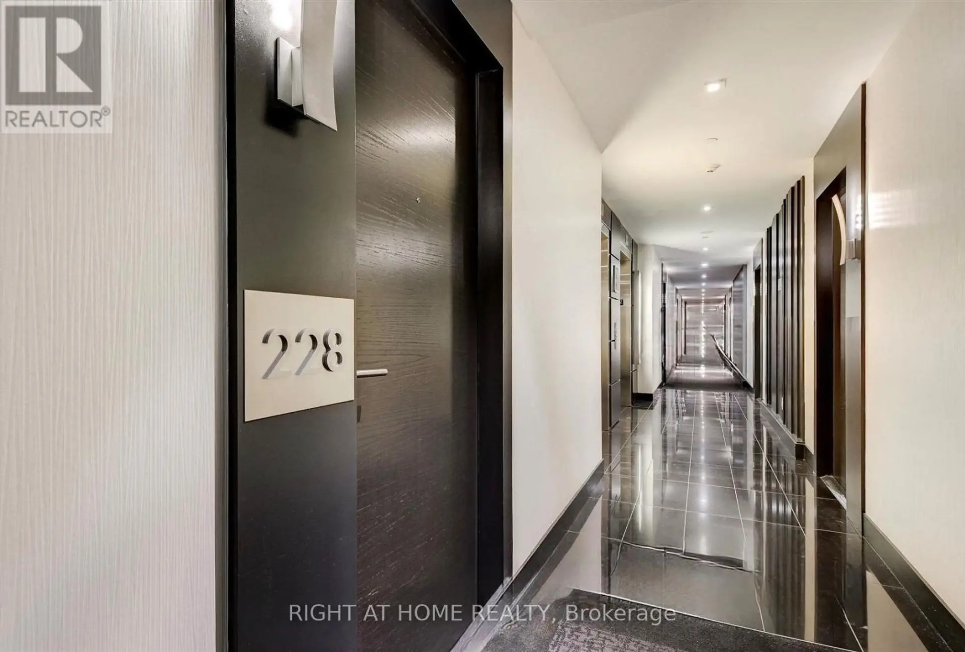 #228 399 SPRING GARDEN AVENUE - Image 15