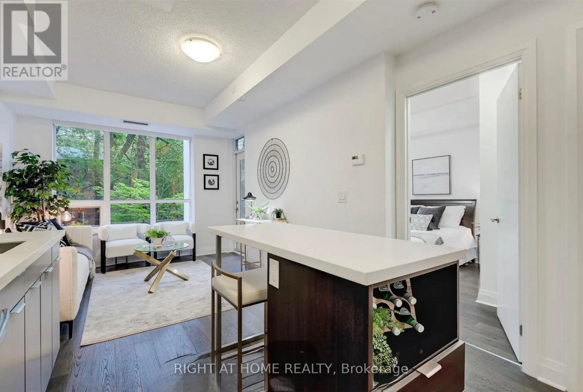 #228 399 SPRING GARDEN AVENUE - Image 3