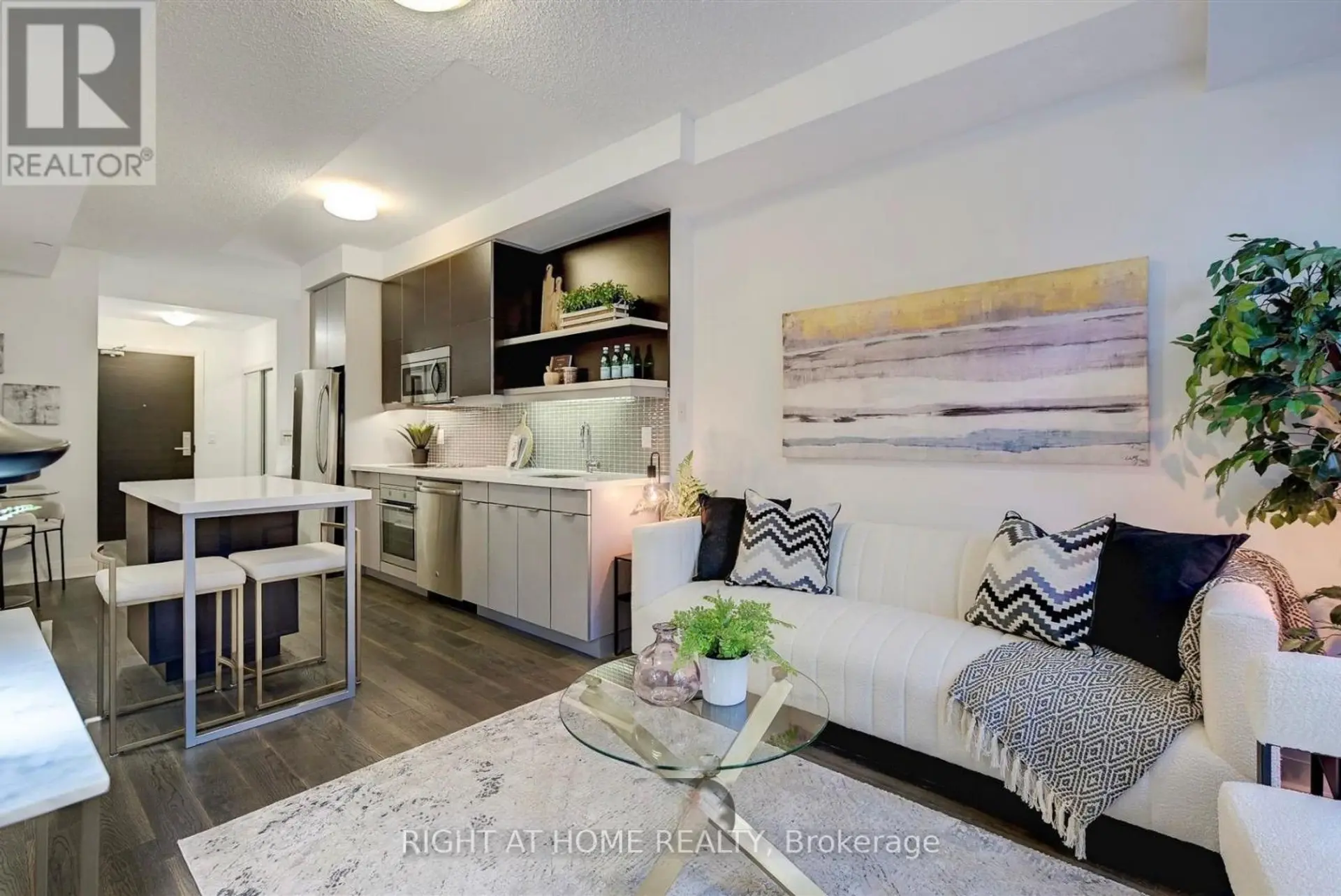 #228 399 SPRING GARDEN AVENUE - Image 4