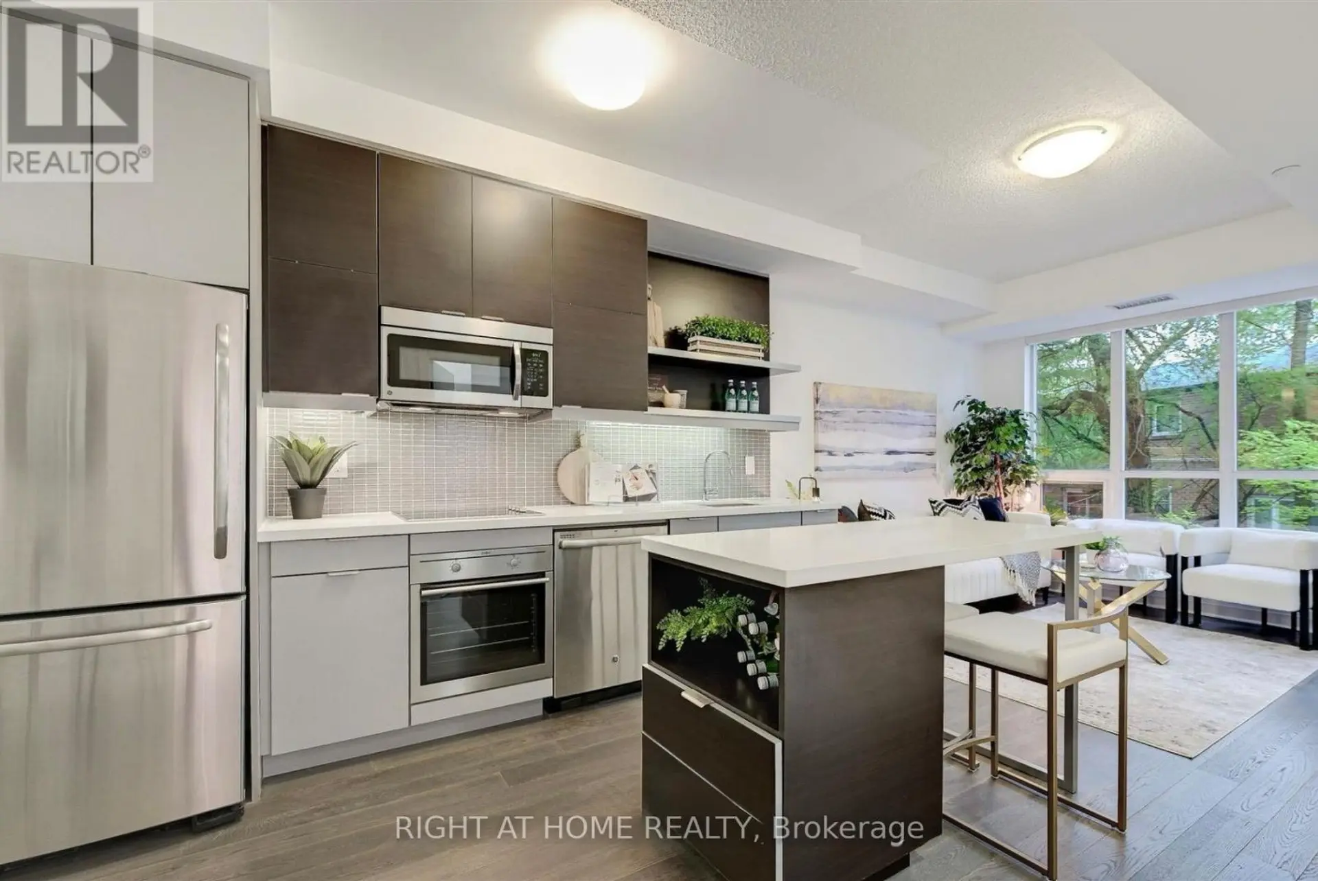 #228 399 SPRING GARDEN AVENUE - Image 6