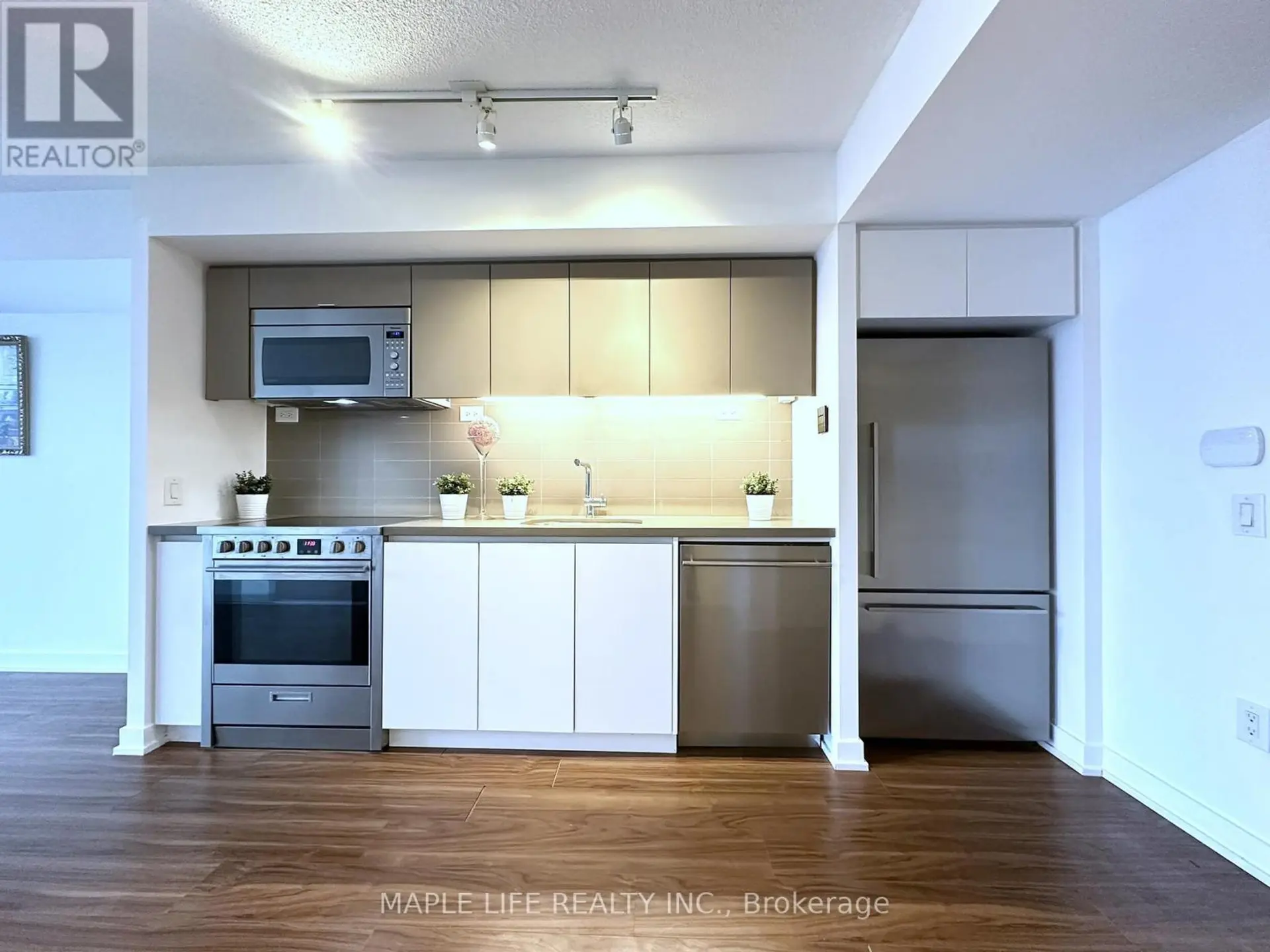 #1111 85 QUEENS WHARF ROAD - Image 6
