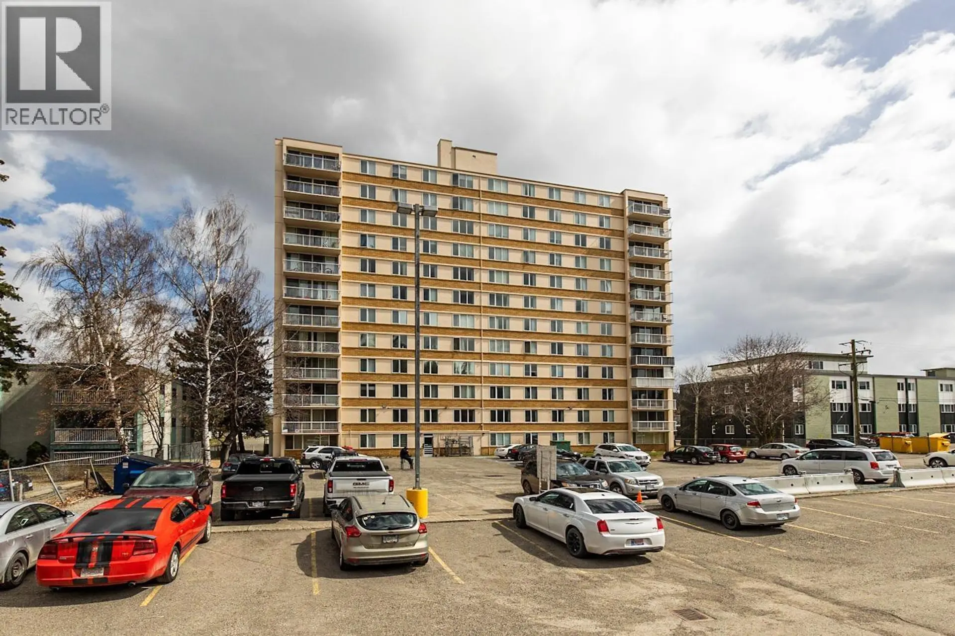 #106 1501 QUEENSWAY STREET - Image 3