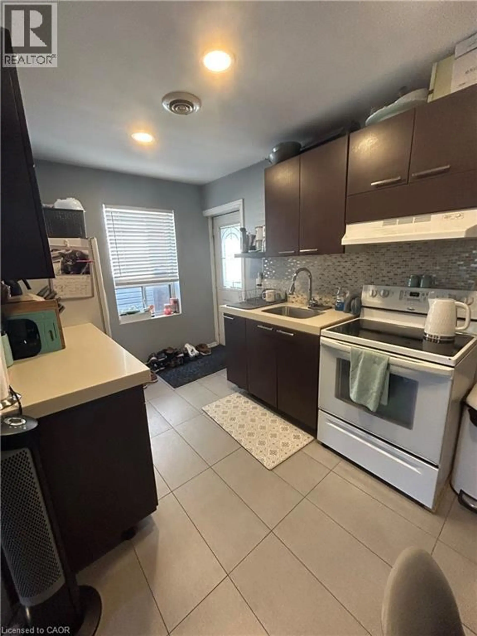 8 ST. MATTHEWS Avenue - Image 4