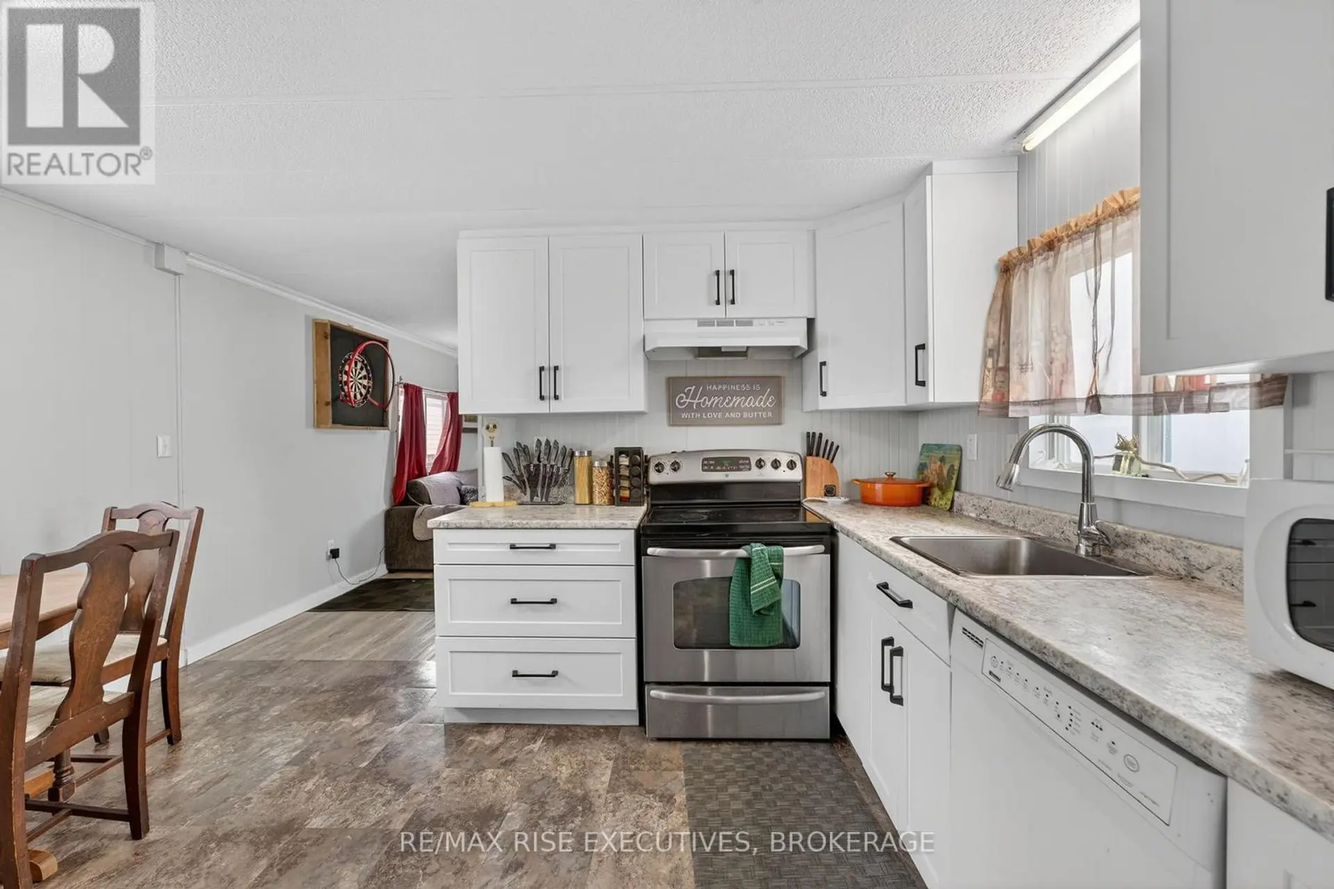 4 CEDAR STREET - Image 10