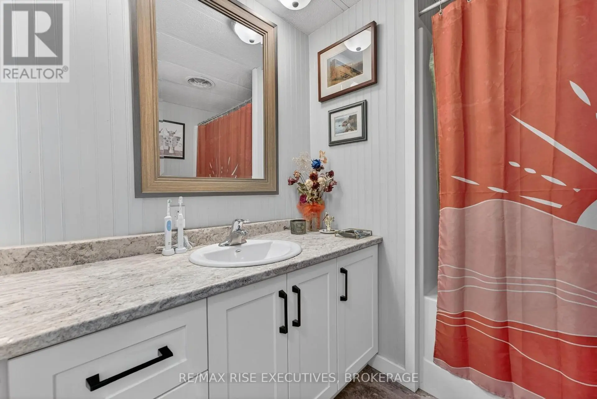 4 CEDAR STREET - Image 17