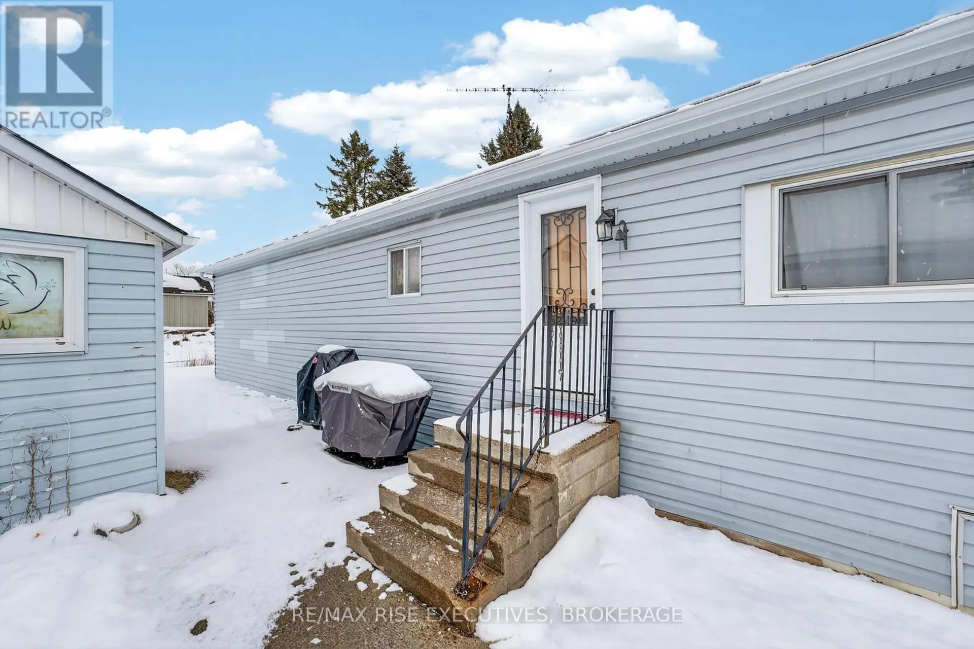 4 CEDAR STREET - Image 2
