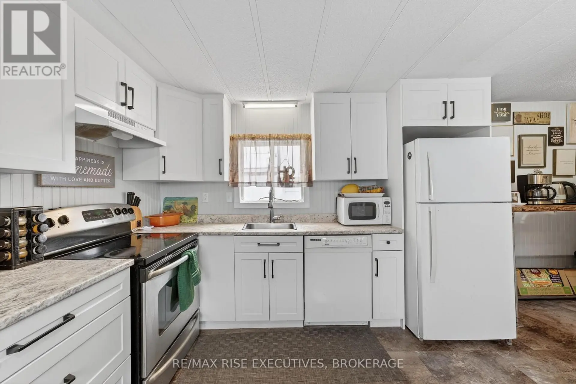 4 CEDAR STREET - Image 8