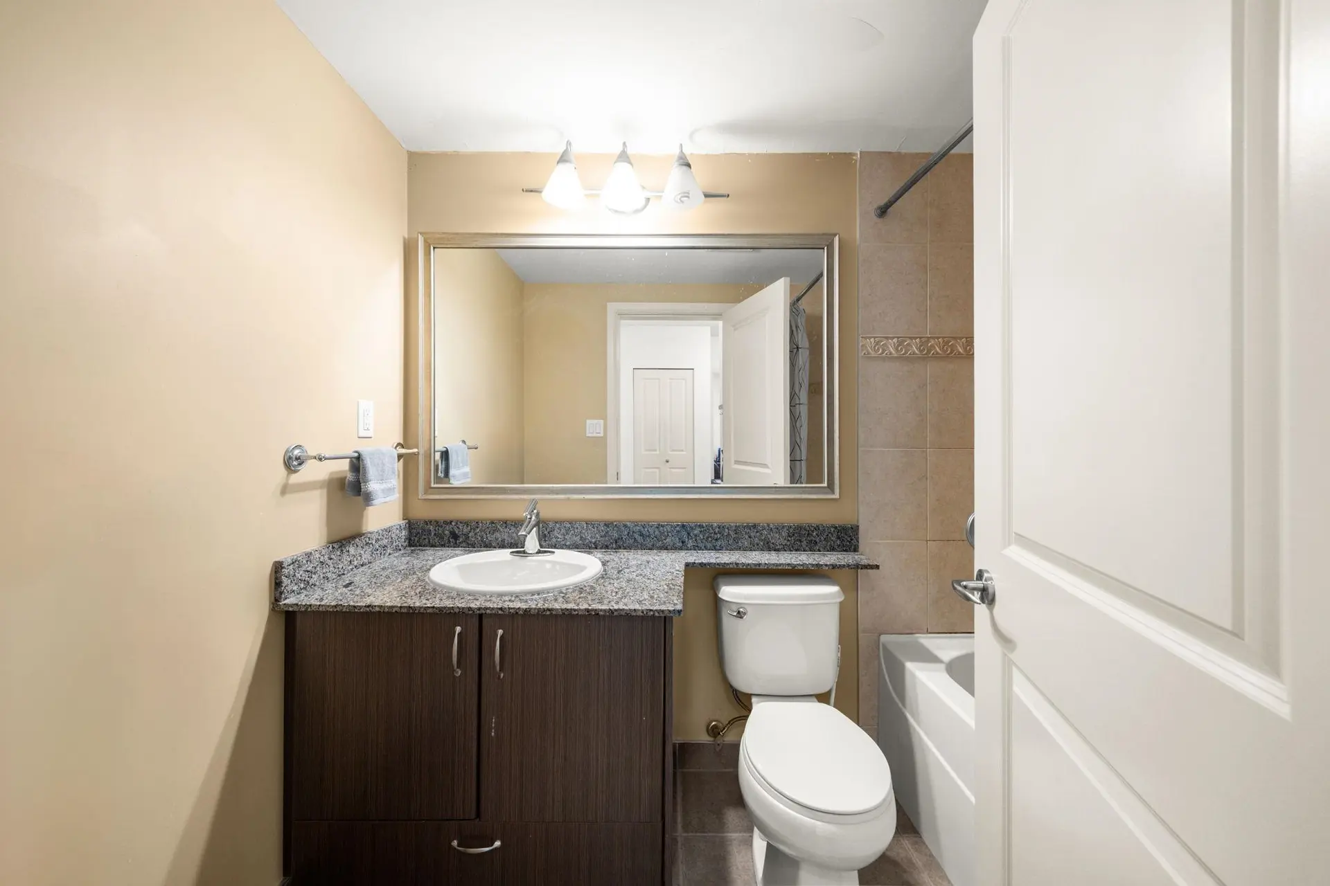 #1006 898 Carnarvon Street - Image 11
