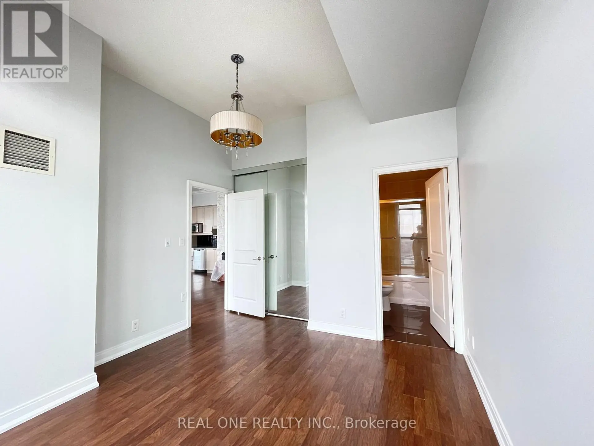 #5003 60 ABSOLUTE AVENUE - Image 9