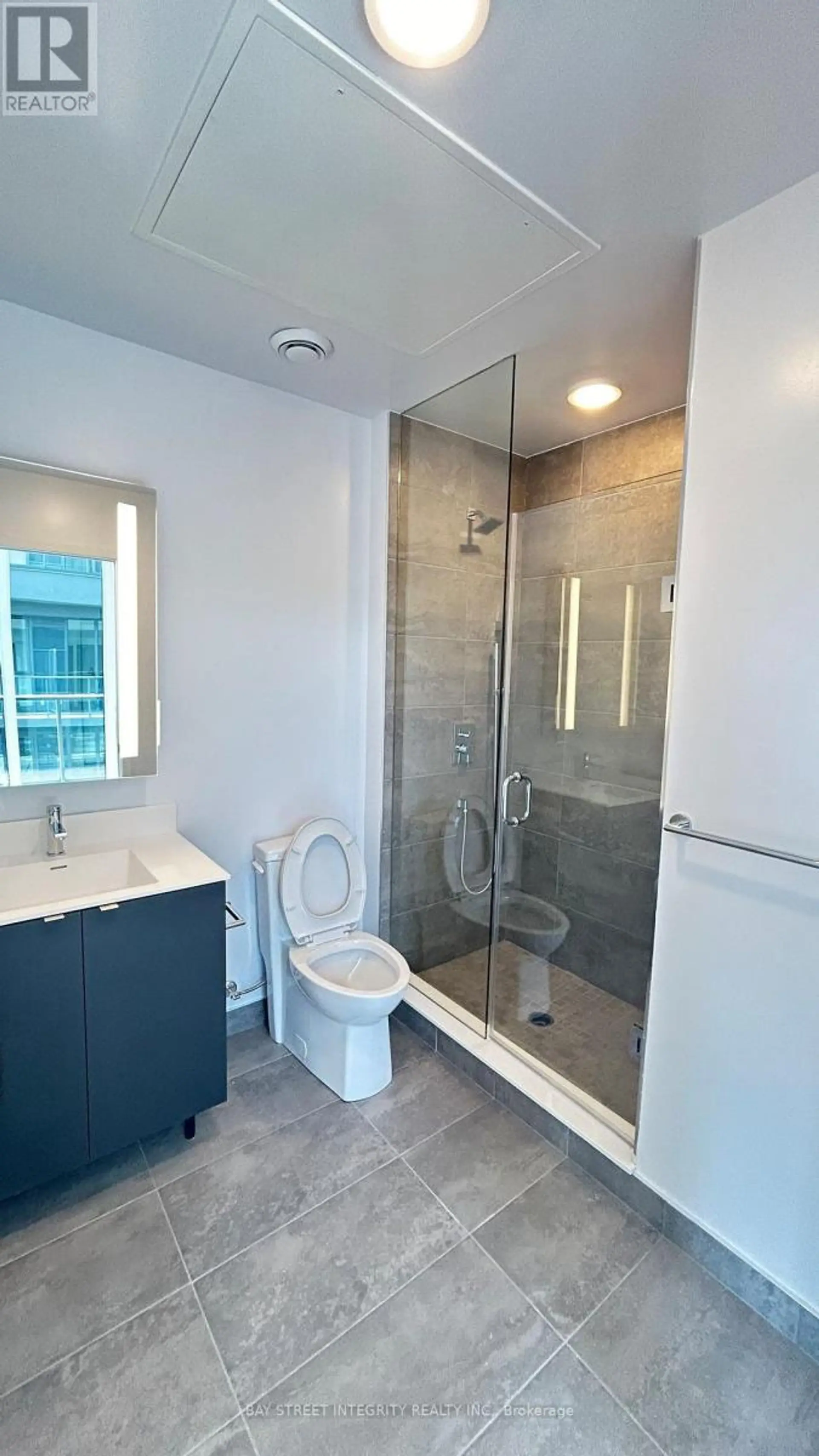 #703 500 DUPONT STREET - Image 11