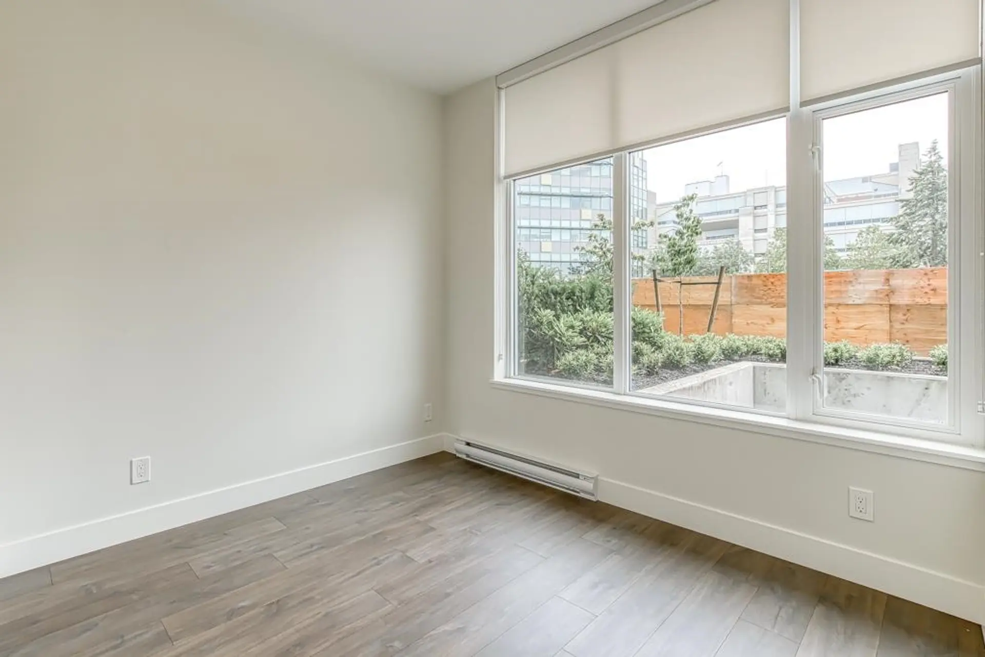 #107 258 Nelson's Court - Image 12