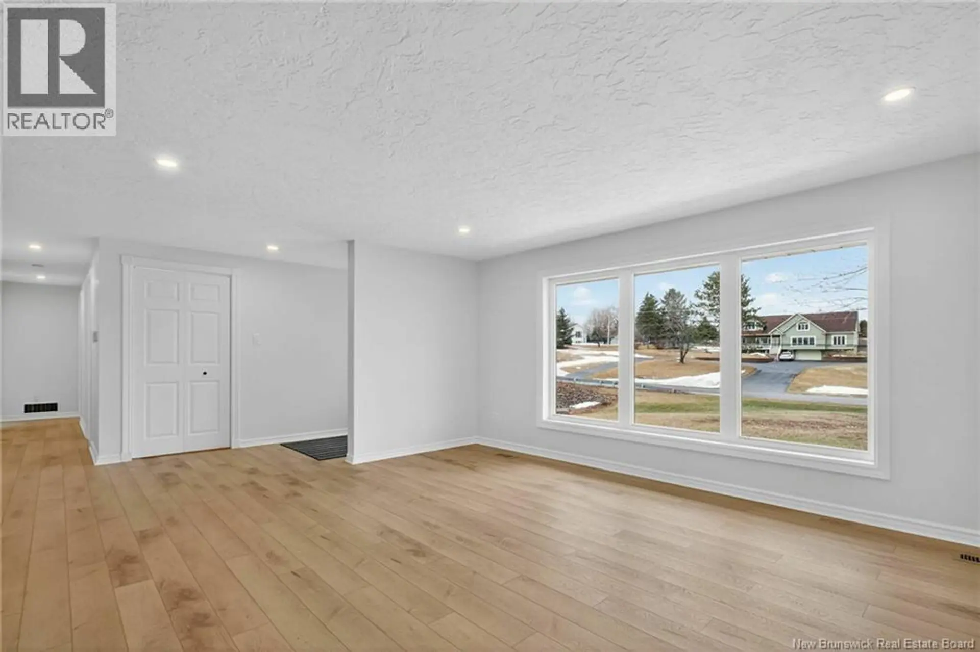 125 EVANGELINE STREET - Image 4
