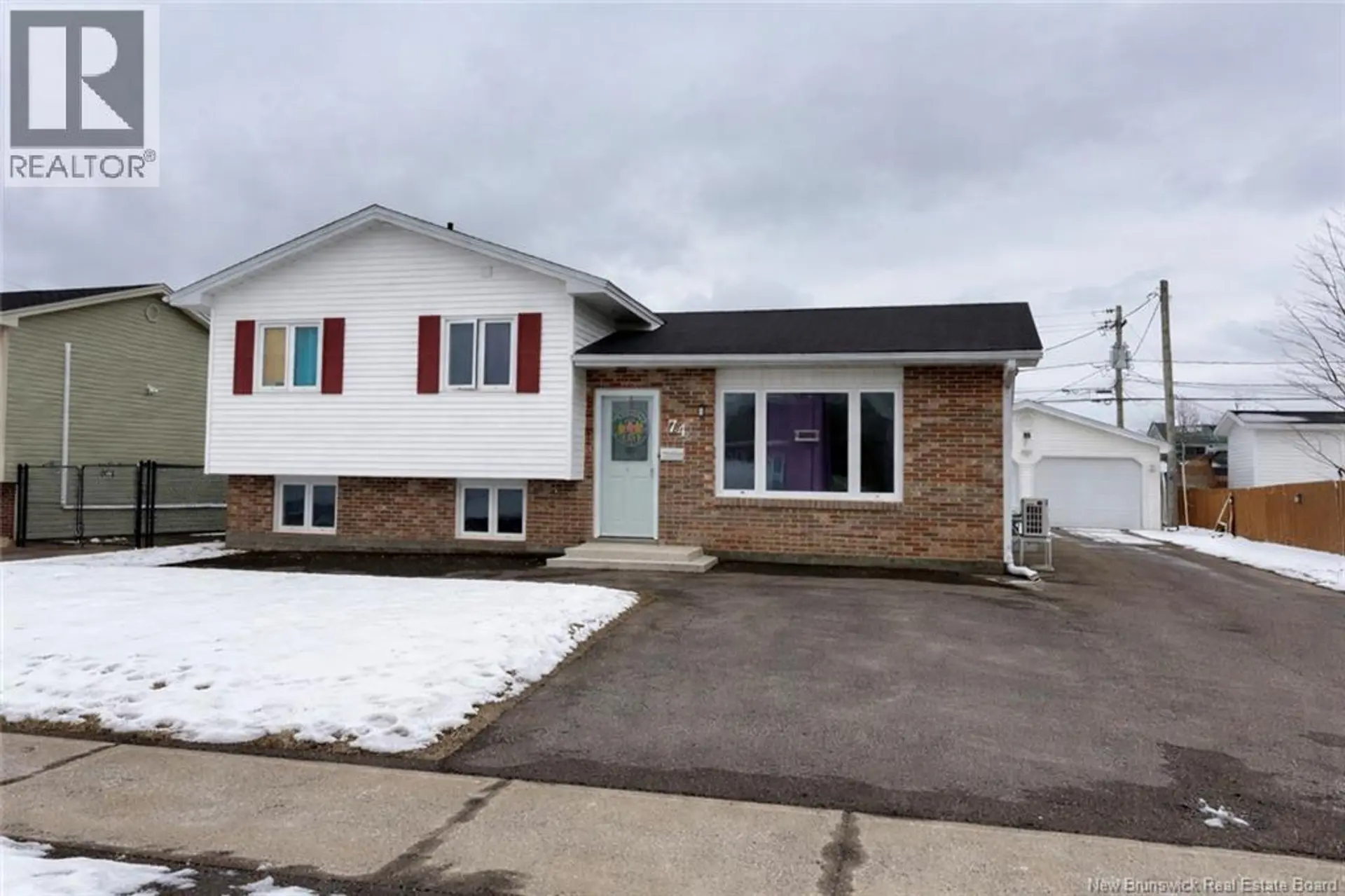 74 Ashley Crescent - Image 1
