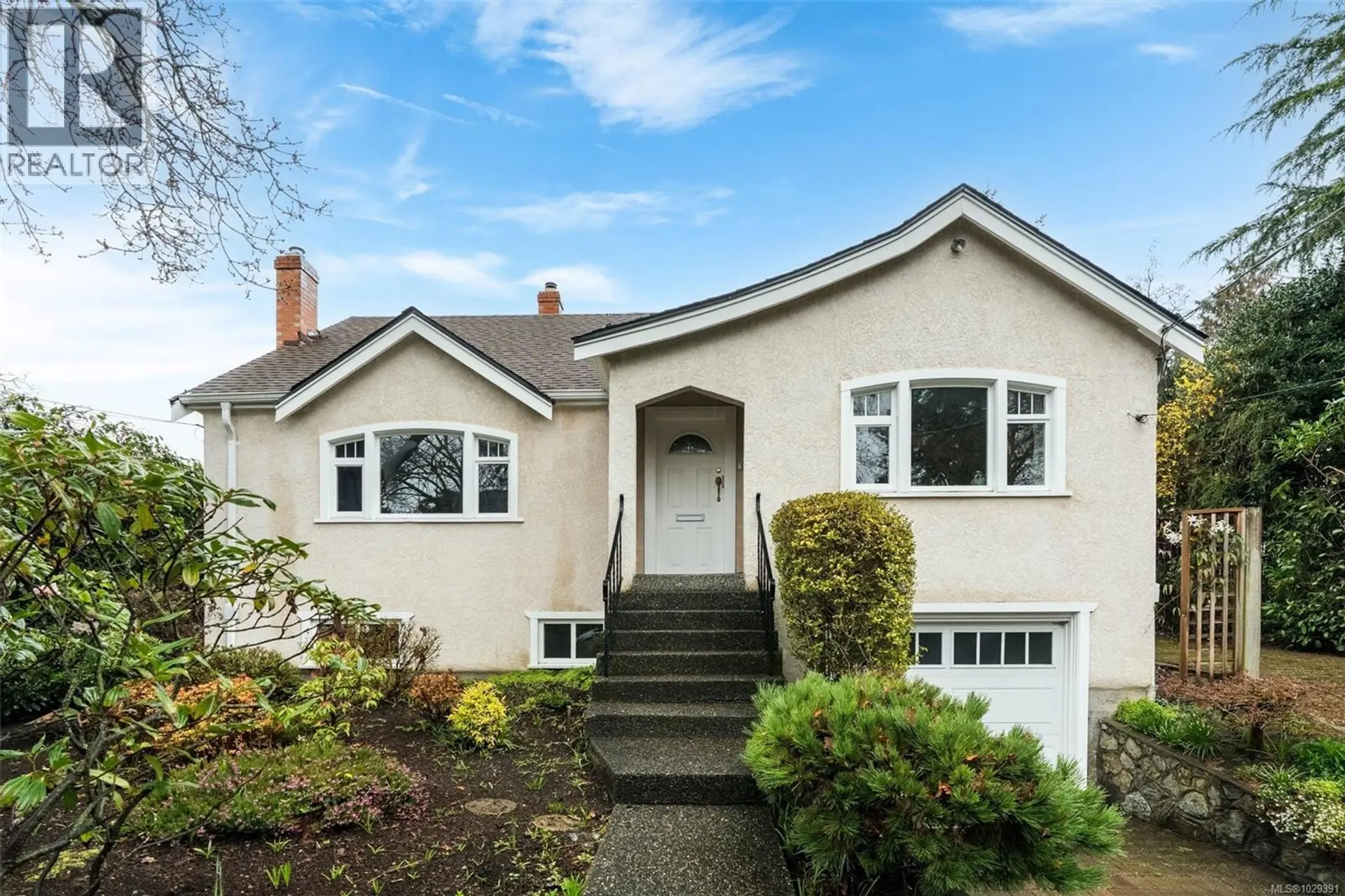 Property at 1250 Rockland Ave, Victoria, BC