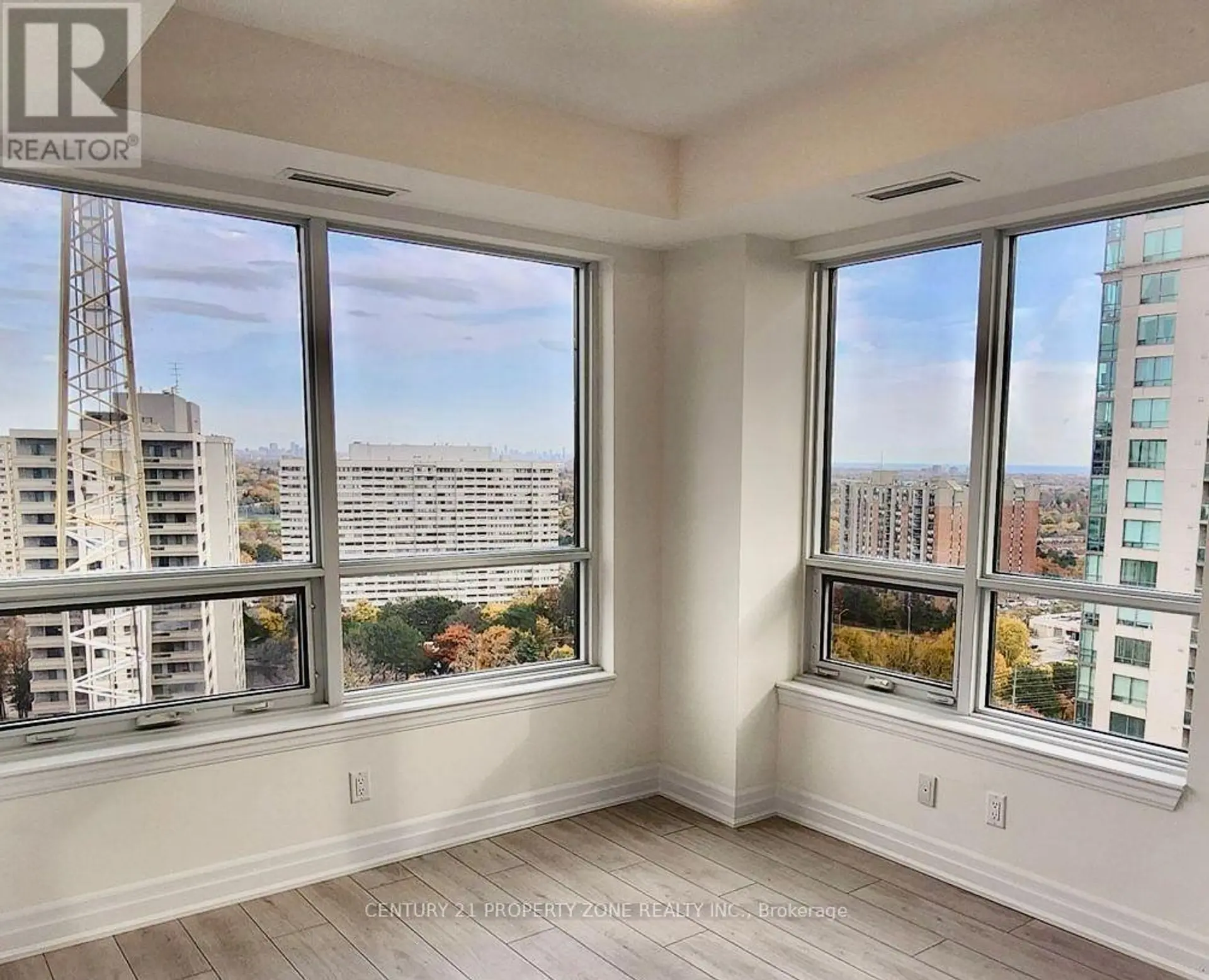 #2204 30 ELM DRIVE W - Image 9