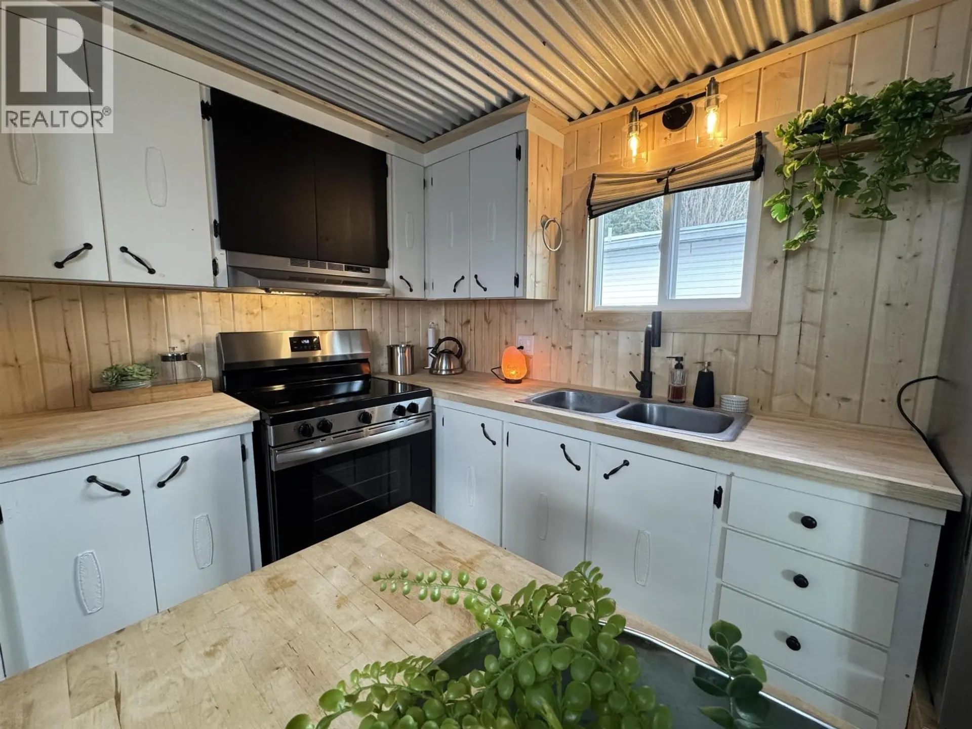 #29 770 N 11TH AVENUE - Image 5