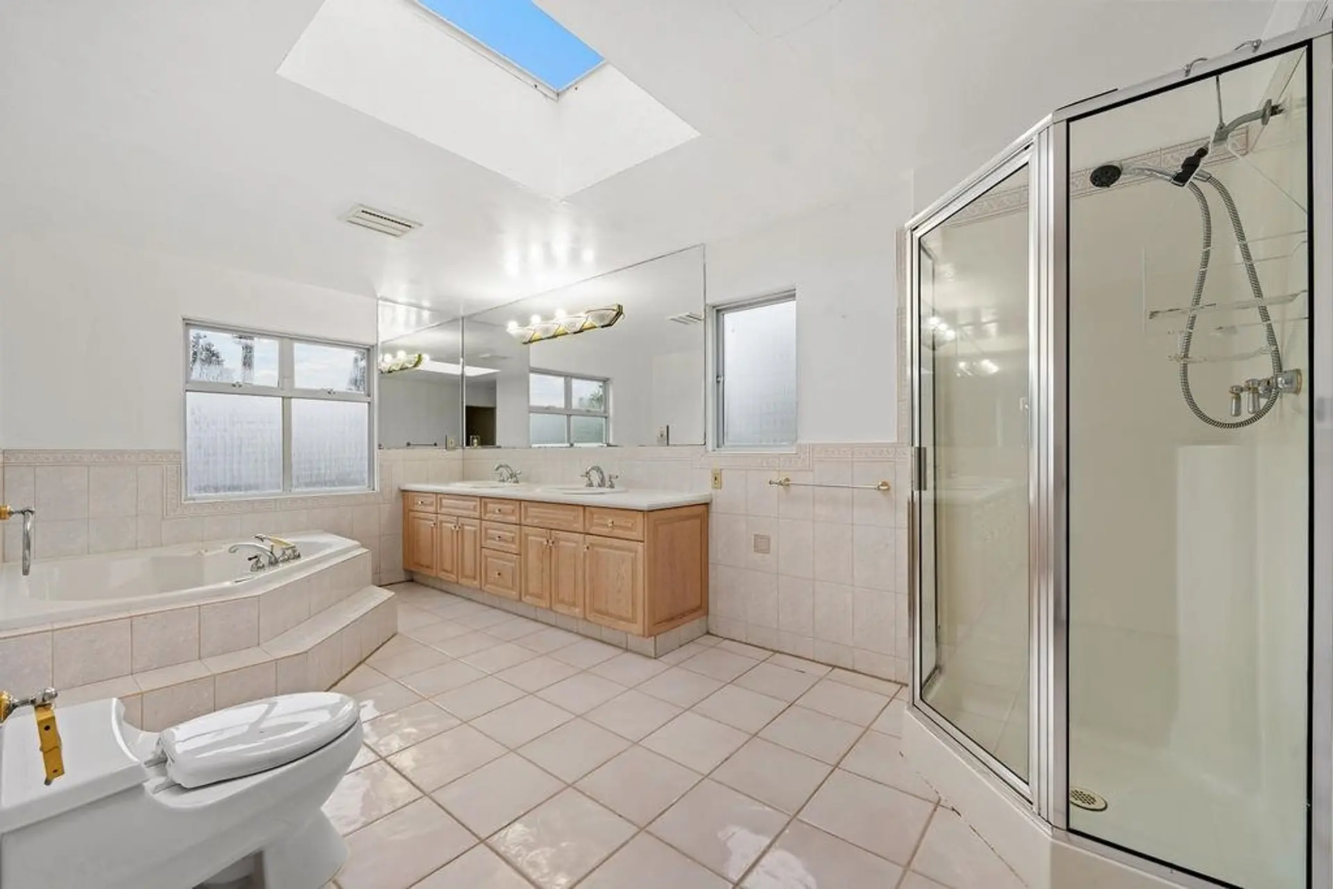 1042 W 48th Avenue - Image 8