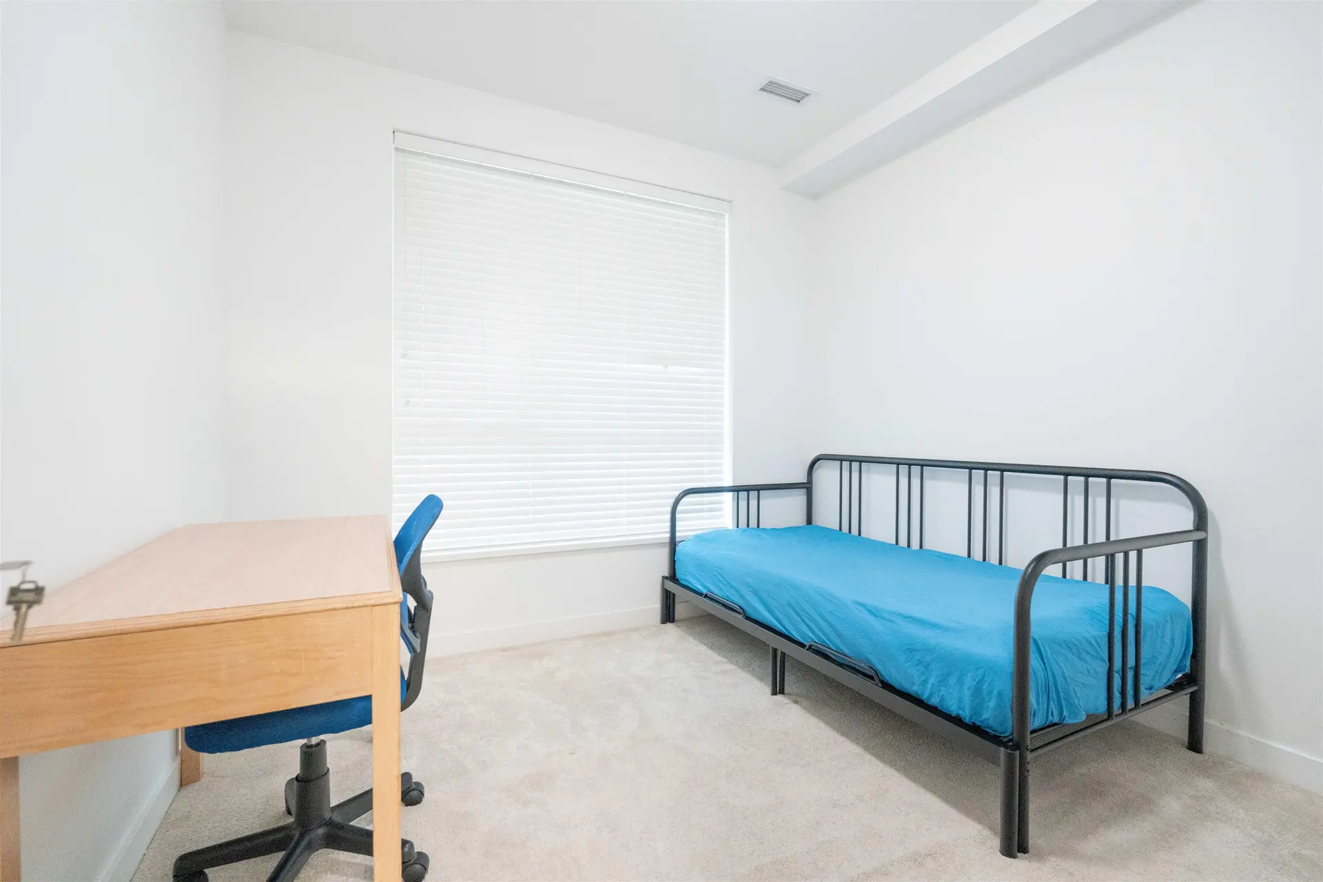#303 3581 Ross Drive - Image 11