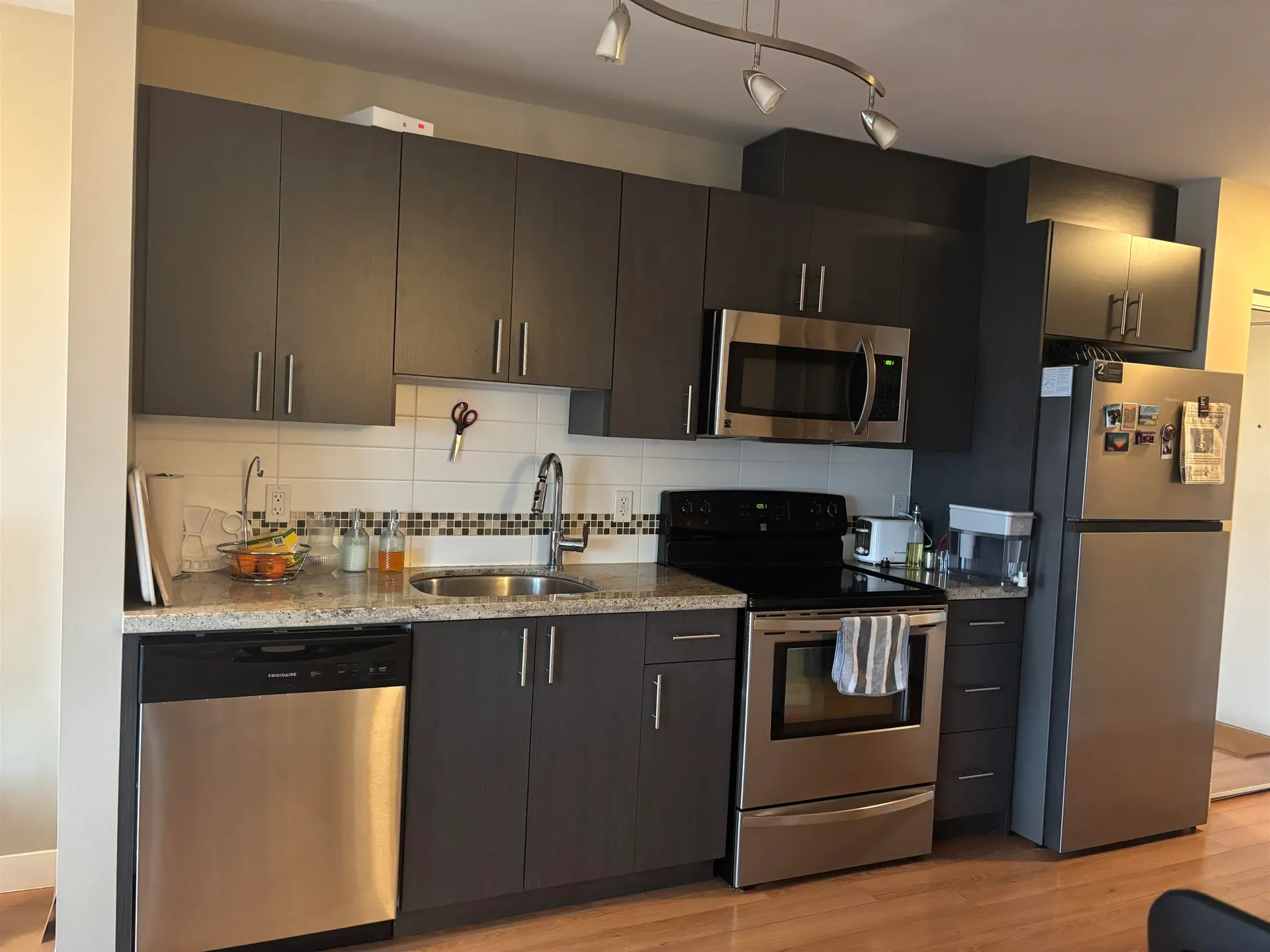 #305 7738 Edmonds Street - Image 2